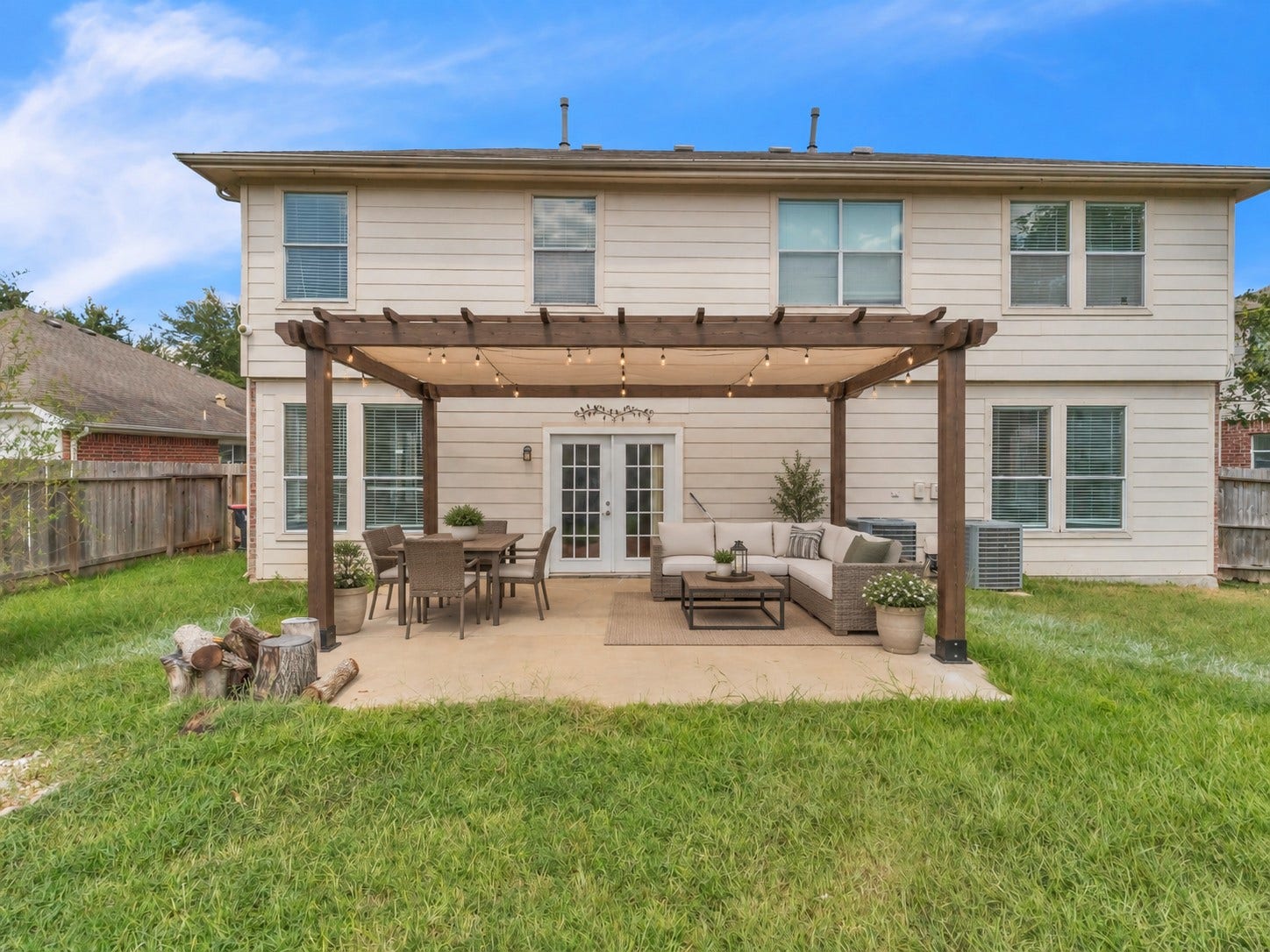 14811 Stocklin Court, Sugar Land, TX 77498 AI virtual staging