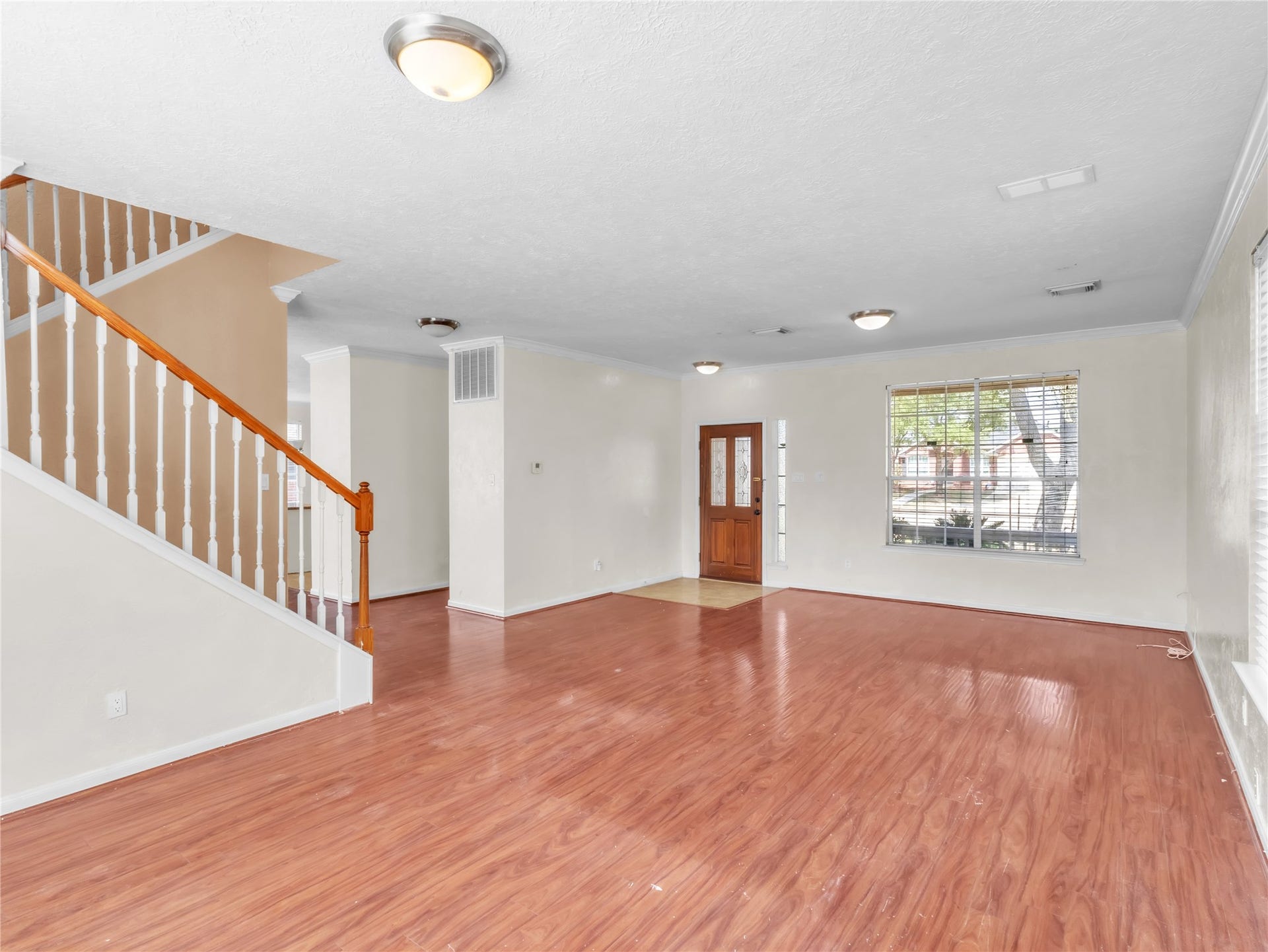 14811 Stocklin Court, Sugar Land, TX 77498 Living room 1