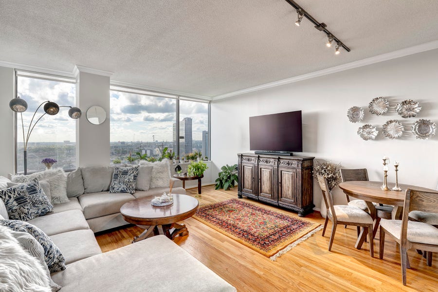 Property photo for 15 Greenway Plaza, #17B, Houston, TX