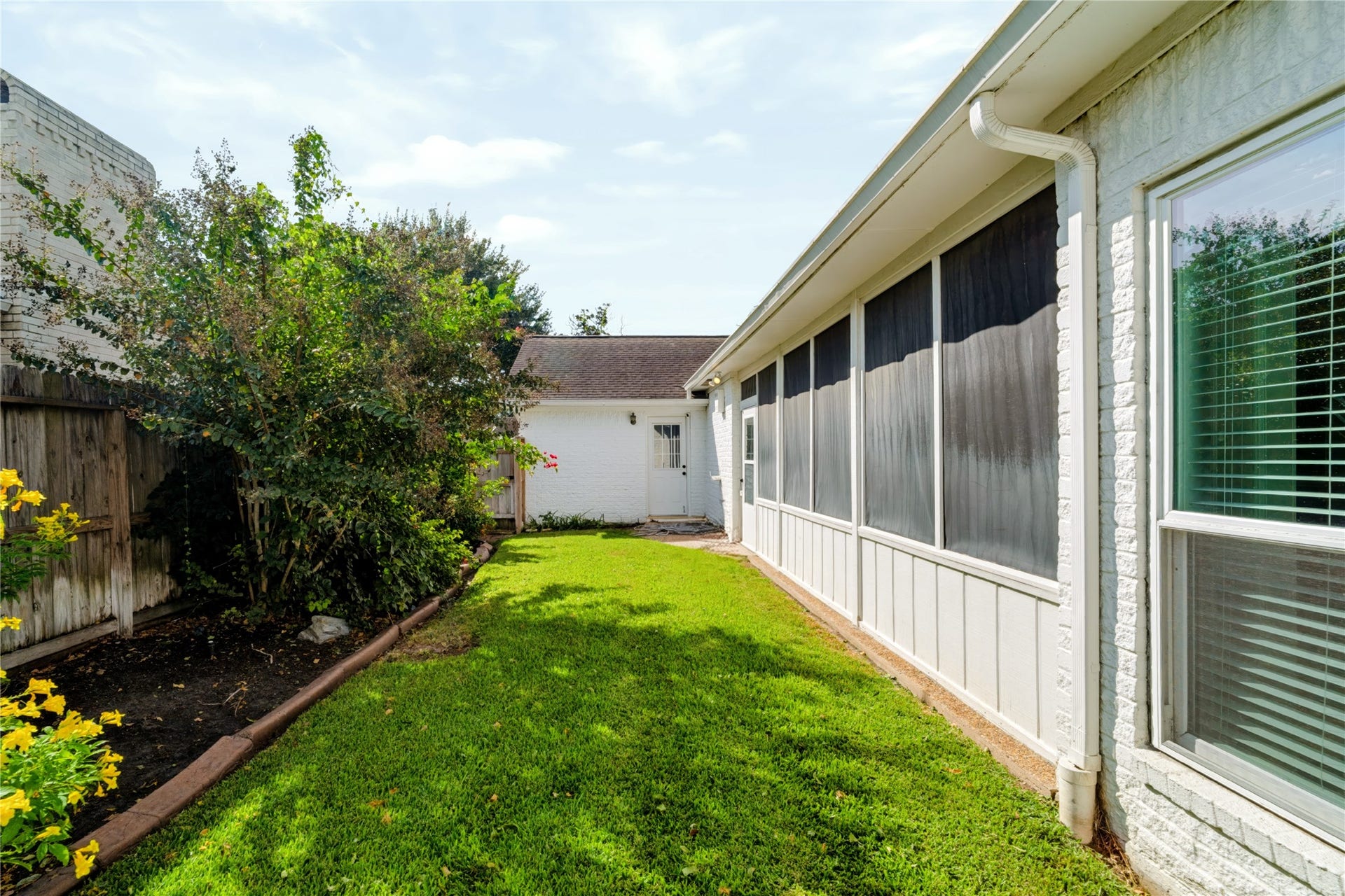 3323 Country Club Boulevard, Stafford, TX 77477 3323 Country Club Boulevard, Stafford, TX 77477