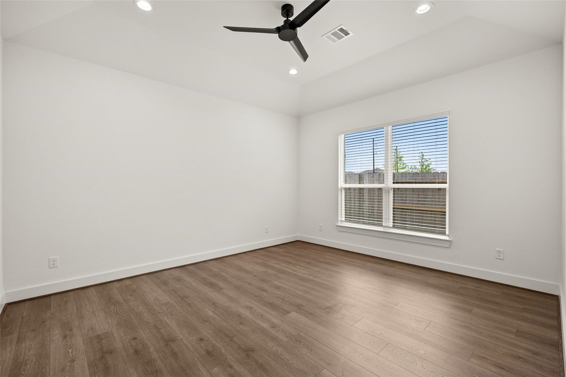 2732 Sunny Briar Drive, Katy, TX 77493 Primary bedroom