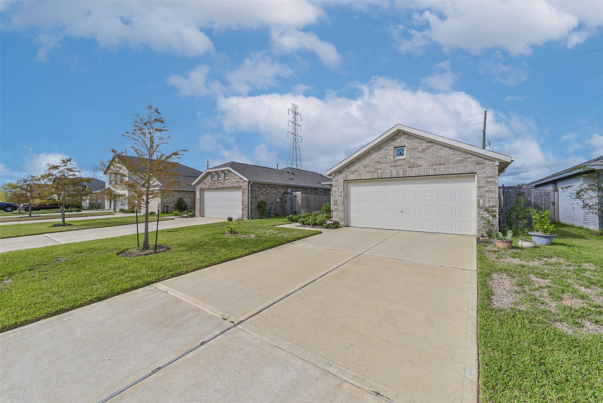 28814 Texas Plains Drive, Hockley, TX 77447