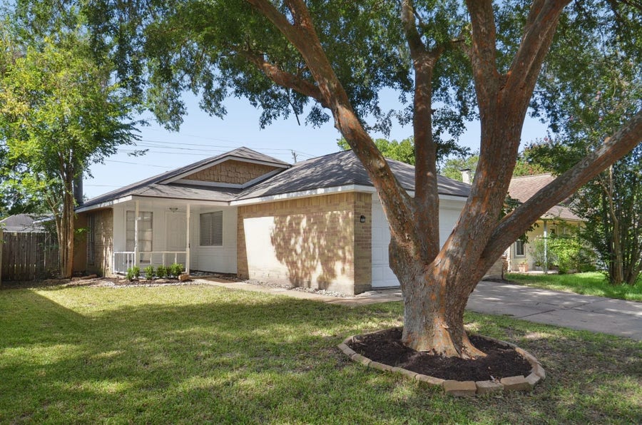 Property photo for 14139 Clear Forest Drive, Sugar Land, TX