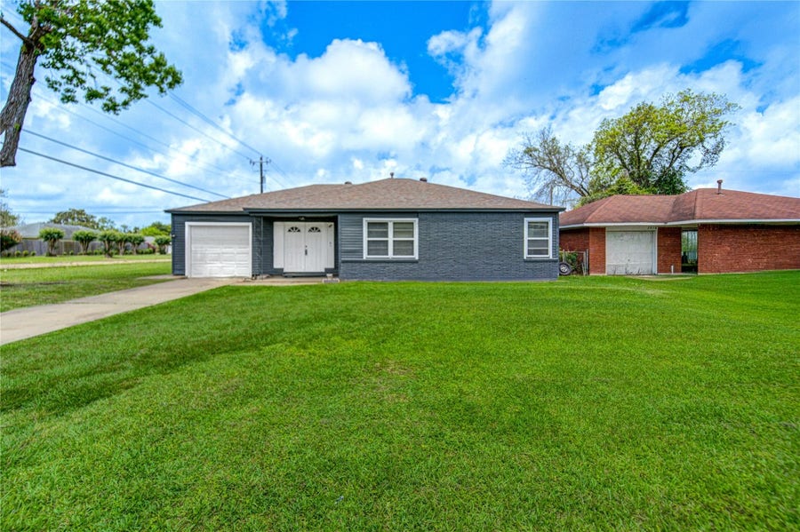 Property photo for 7318 Hummingbird Lane, Texas City, TX