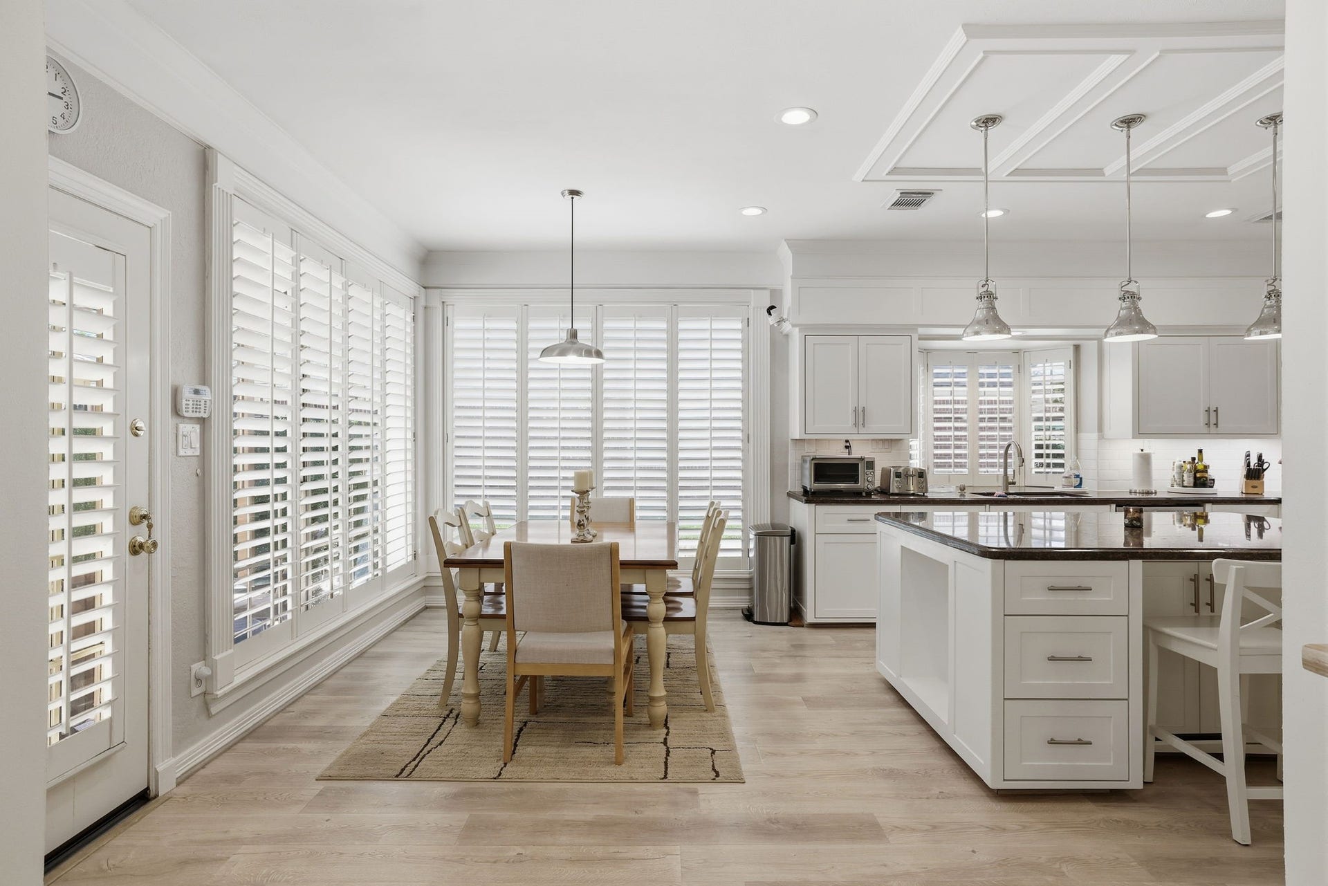 4519 Castlewood Street, Sugar Land, TX 77479 Breakfast area!
