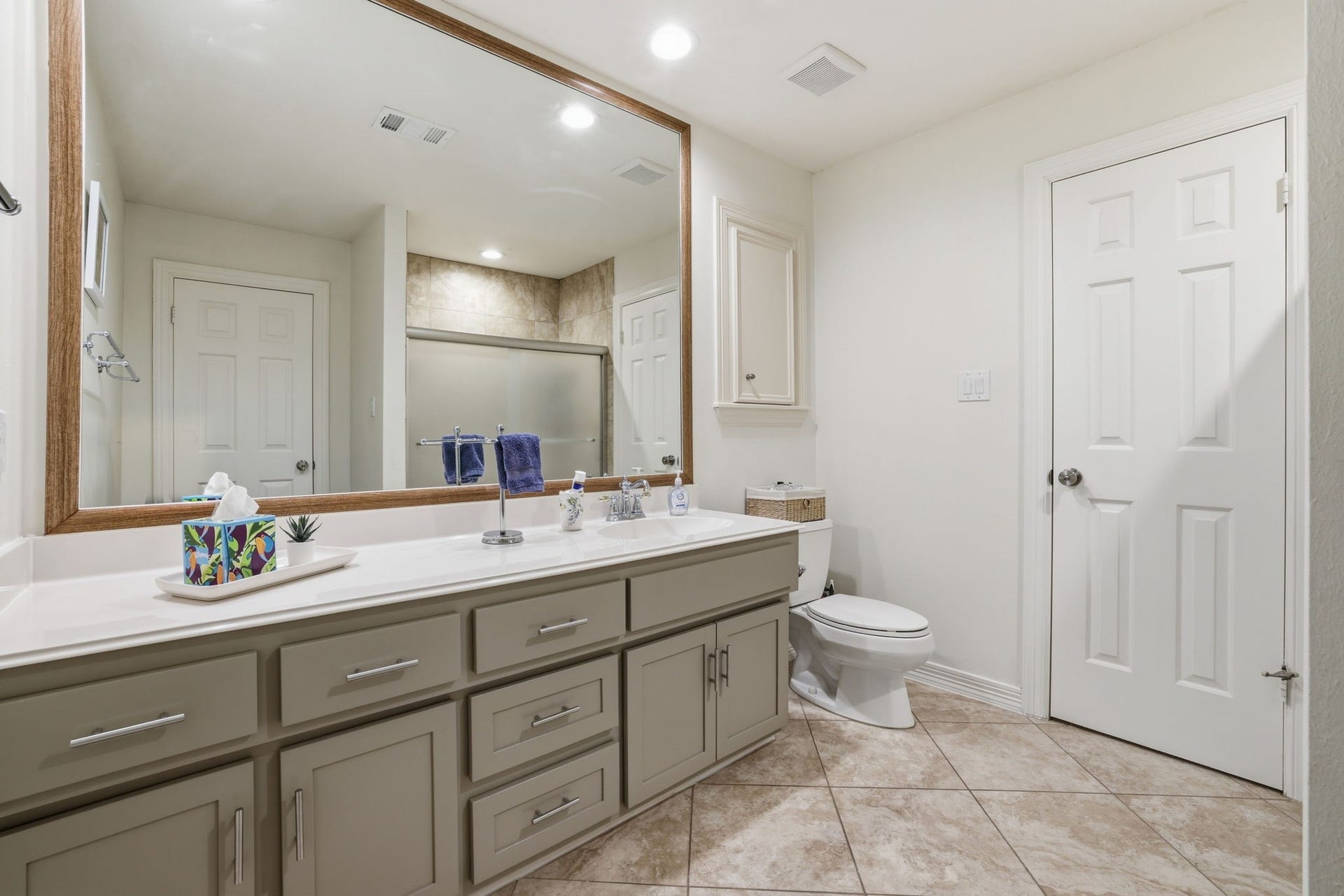 4519 Castlewood Street, Sugar Land, TX 77479 4519 Castlewood Street, Sugar Land, TX 77479
