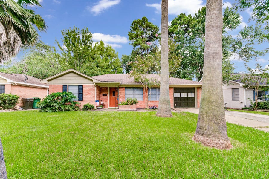 Property photo for 2219 Wakefield Drive, Houston, TX