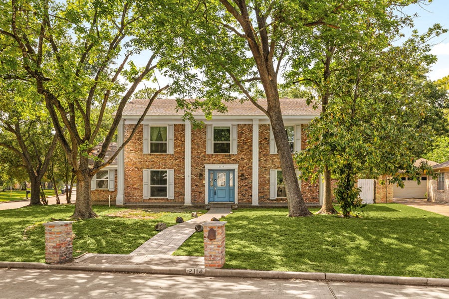 Property photo for 2114 Briargreen Drive, Houston, TX