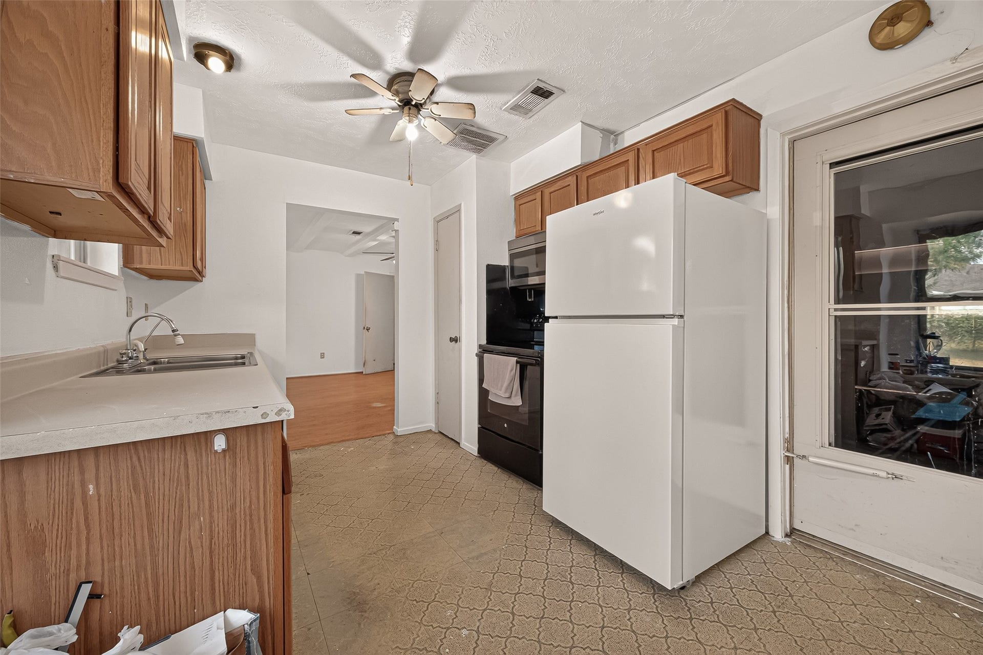 7742 Willow Mint Lane, Houston, TX 77086 New refrigerator - stays with home