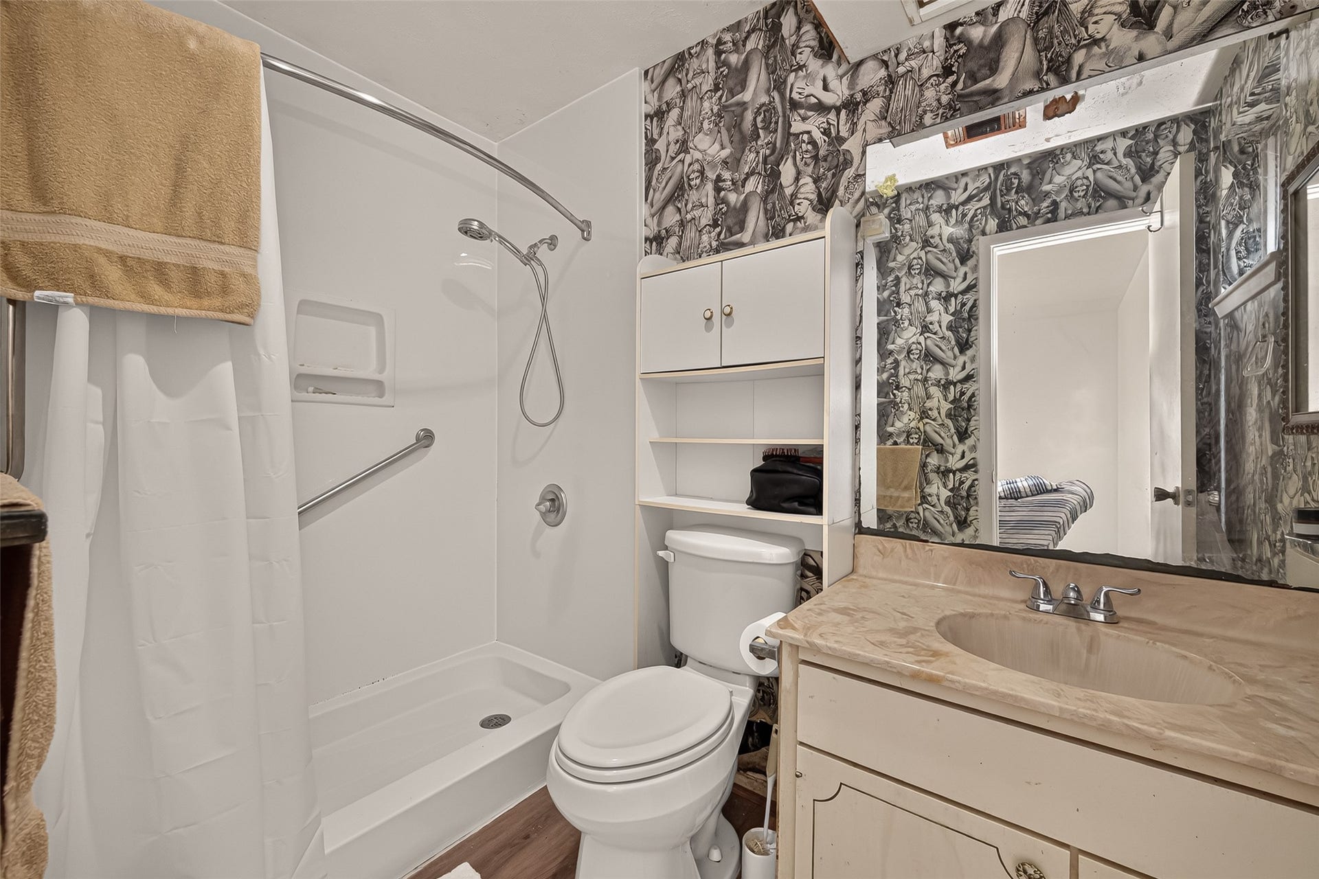 7742 Willow Mint Lane, Houston, TX 77086 Bathroom to principal room