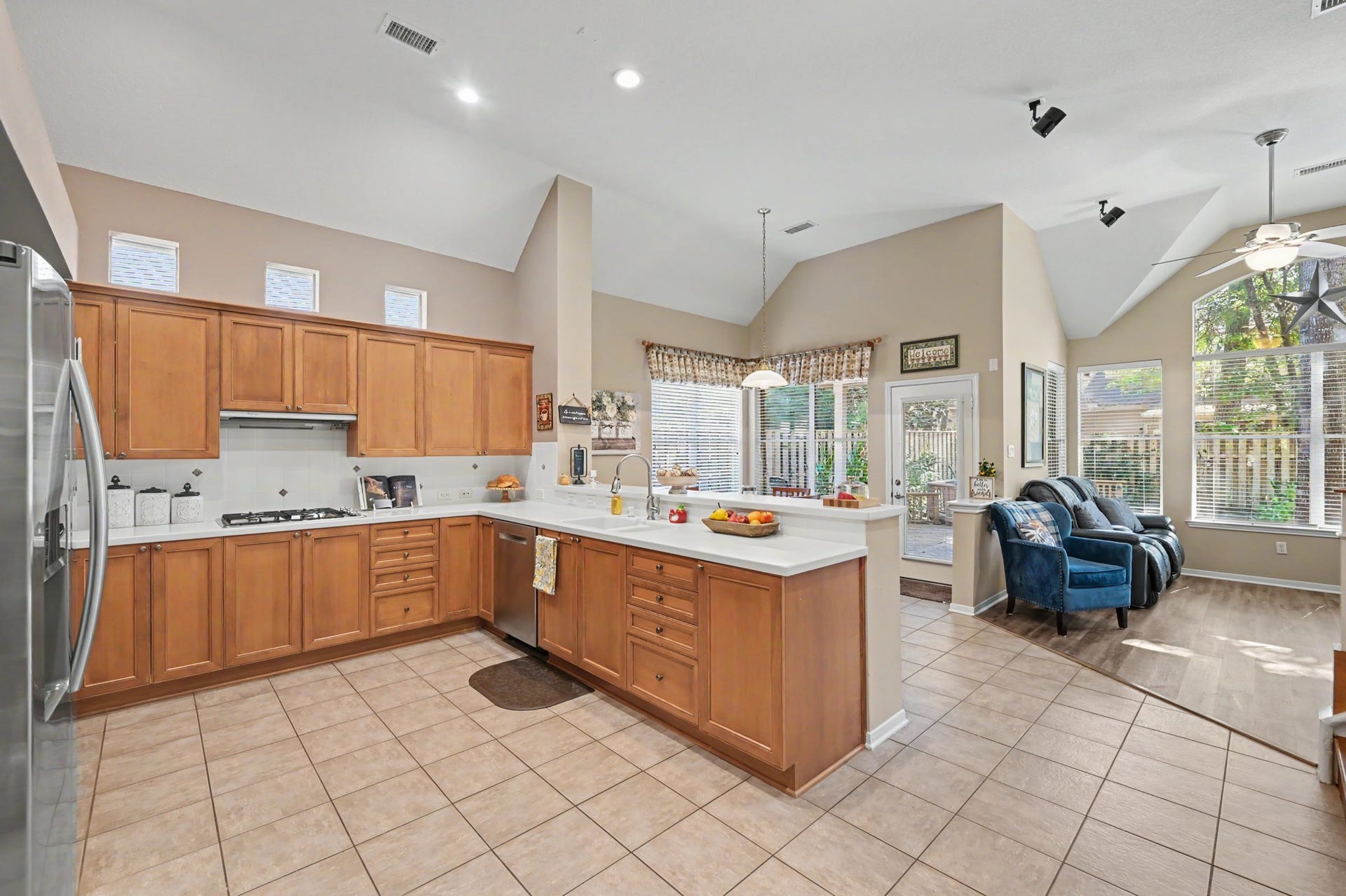 43 S Plum Crest Circle, The Woodlands, TX 77382 43 S Plum Crest Circle, The Woodlands, TX 77382