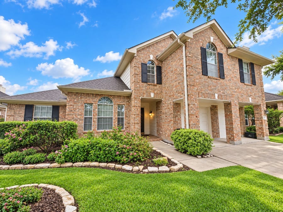 Property photo for 2610 Parkbriar Lane, Pearland, TX