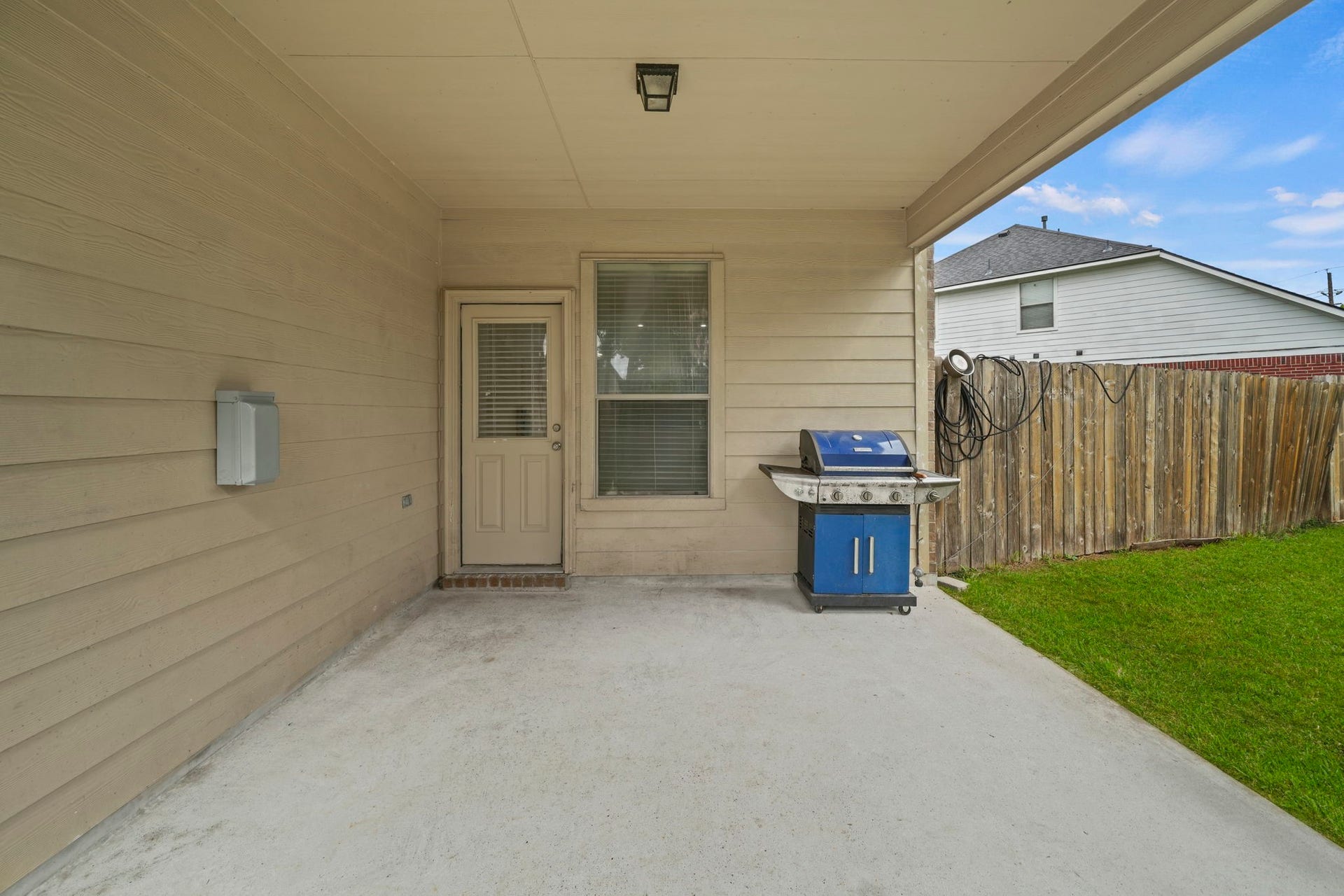 2554 Montana Blue Drive, Spring, TX 77373 Patio