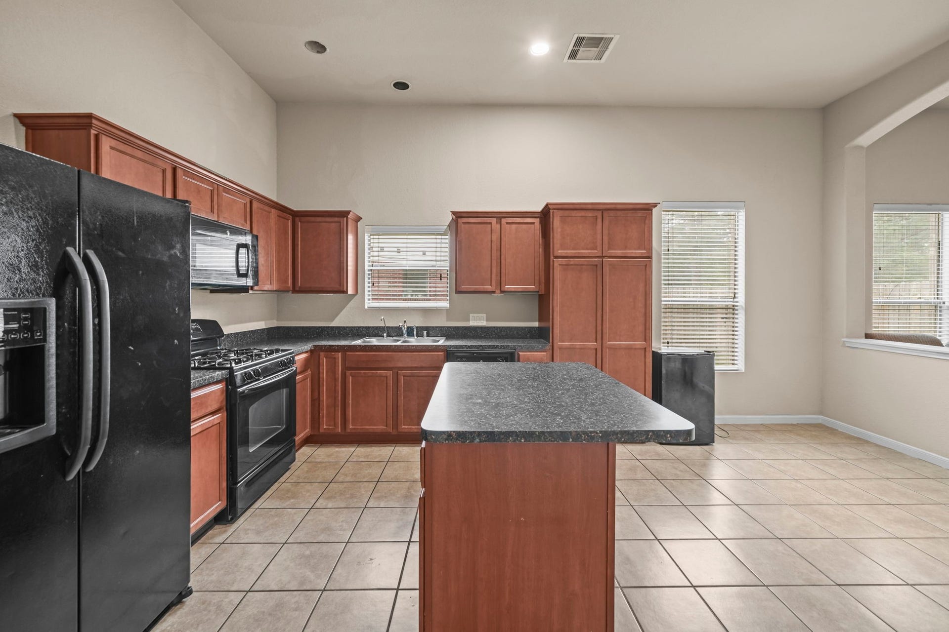 2554 Montana Blue Drive, Spring, TX 77373 Kitchen