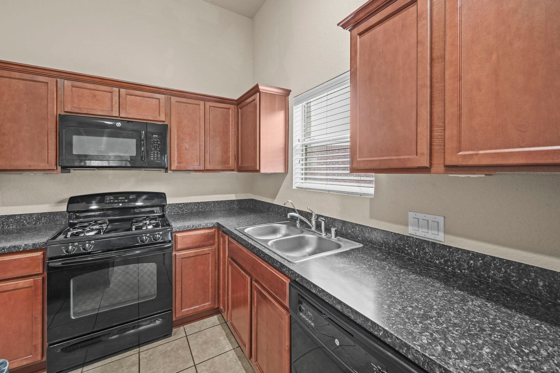 2554 Montana Blue Drive, Spring, TX 77373 Kitchen