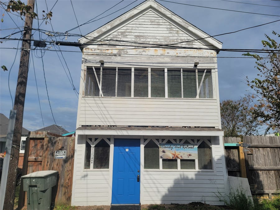 Property photo for 1915 Avenue O 1/2 REAR Unit A, Galveston, TX