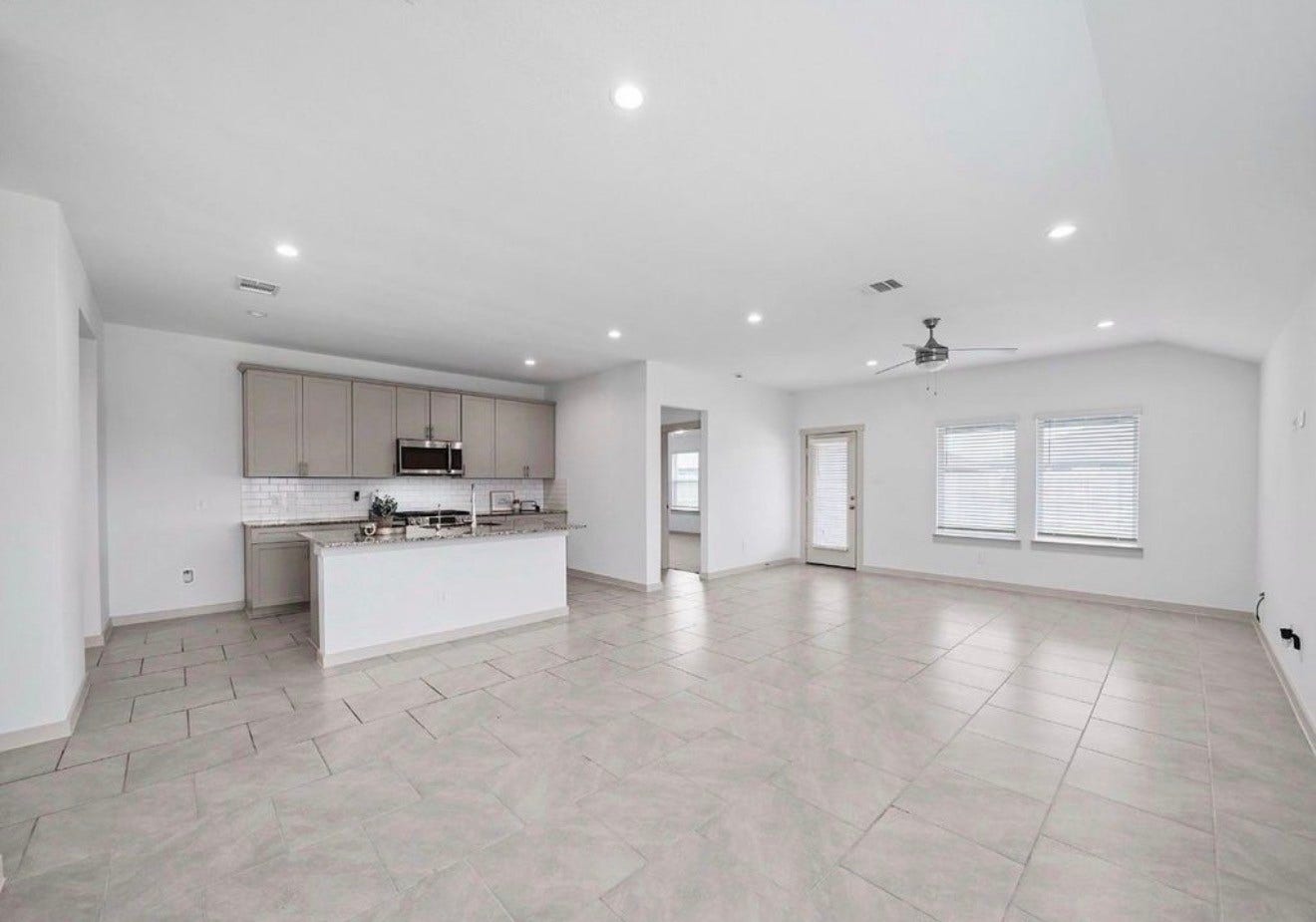 5002 Natchez Trace, Arcola, TX 77545 Kitchen