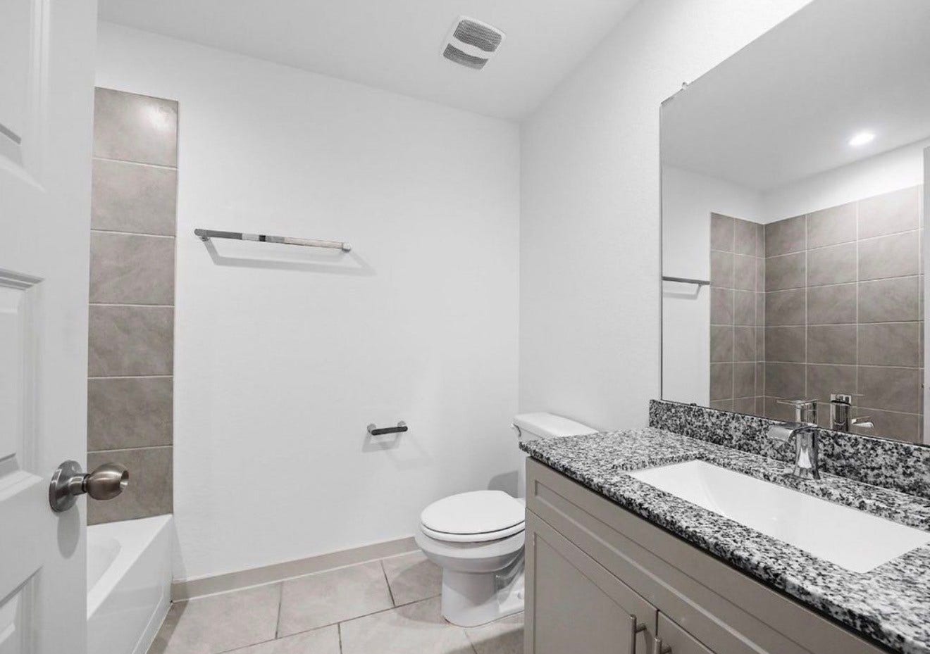 5002 Natchez Trace, Arcola, TX 77545 Bathroom
