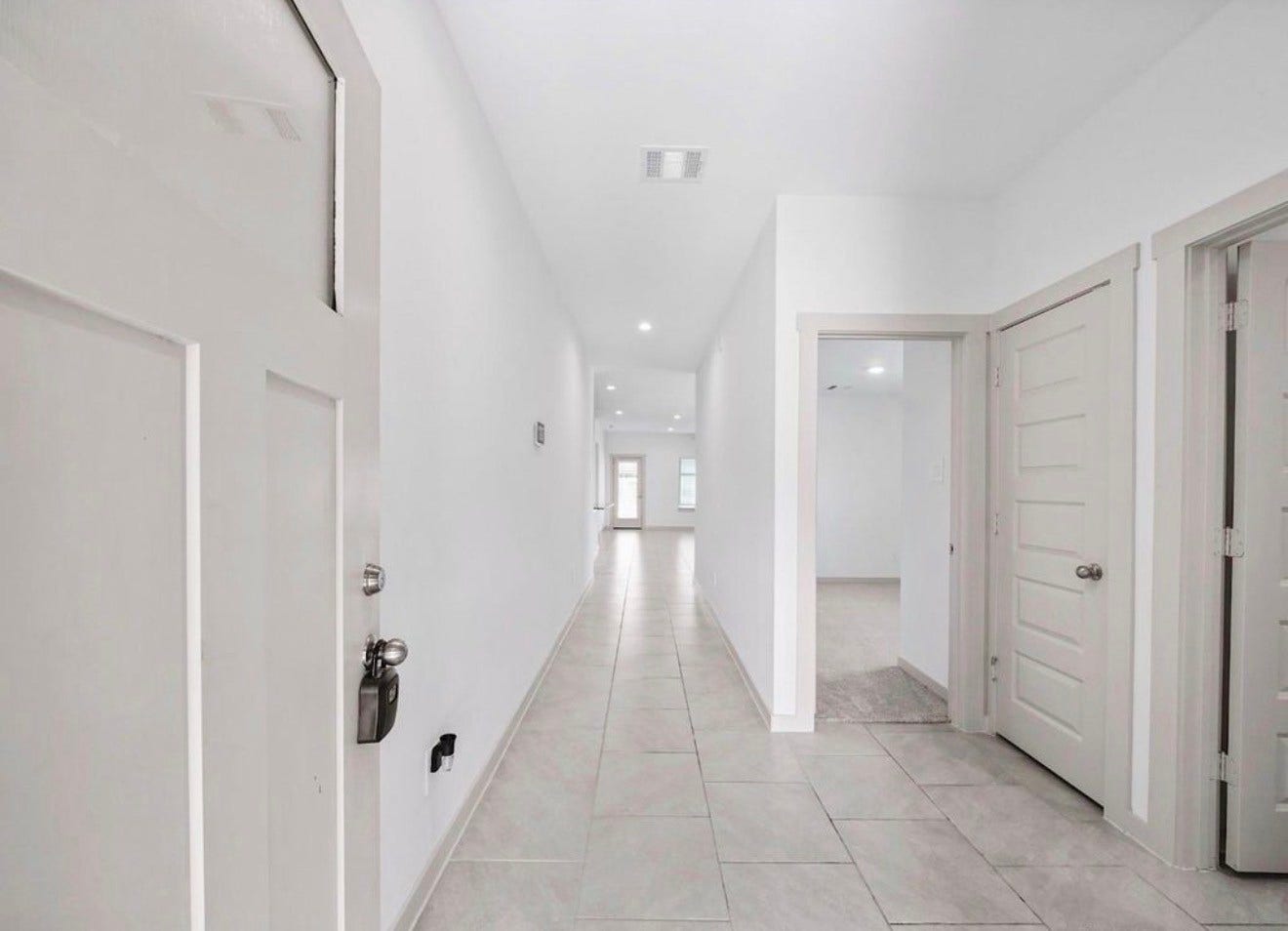 5002 Natchez Trace, Arcola, TX 77545 Hallway