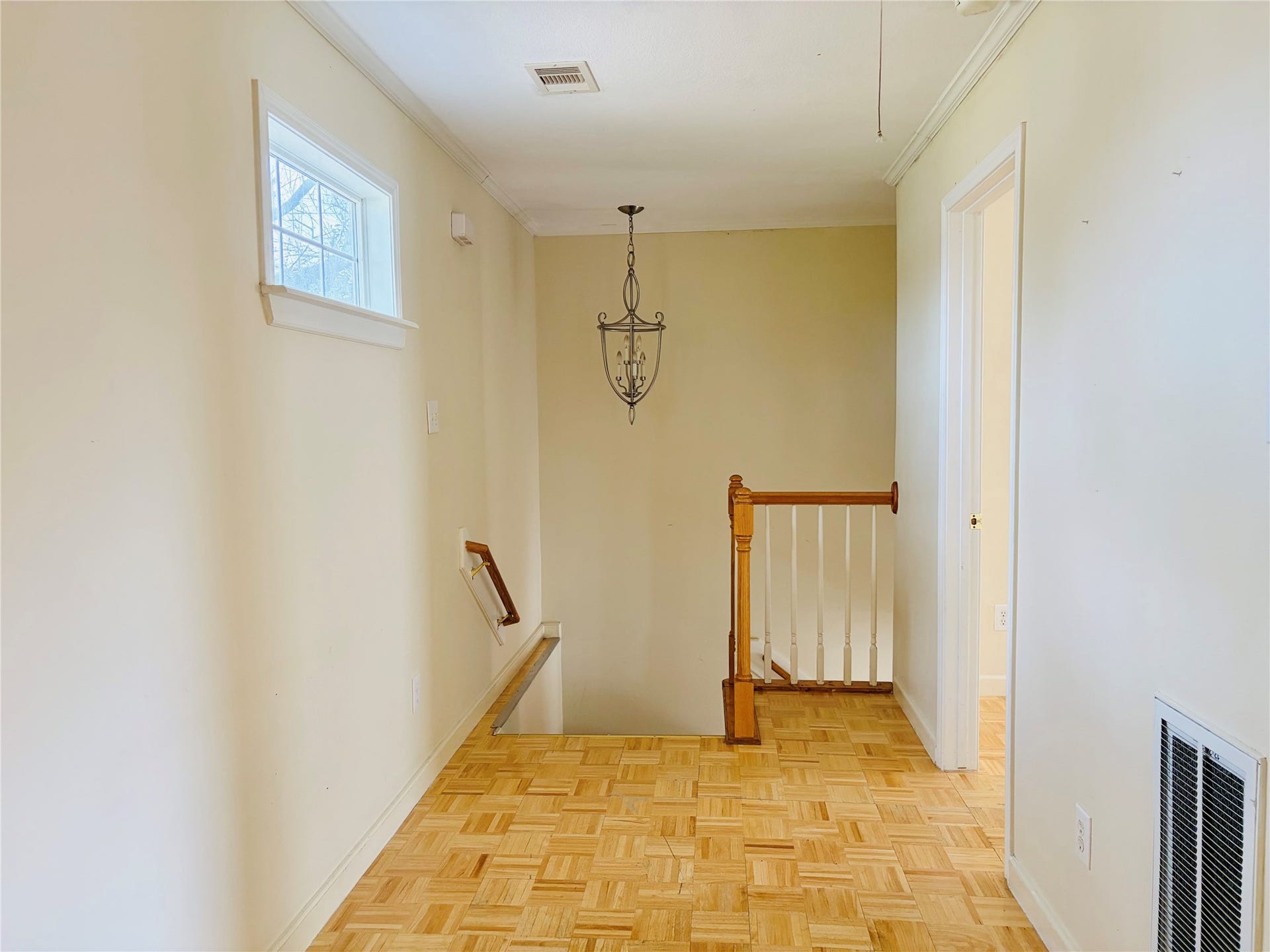 6615 Overlook Drive, Houston, TX 77041 Hallway leading to downstairs