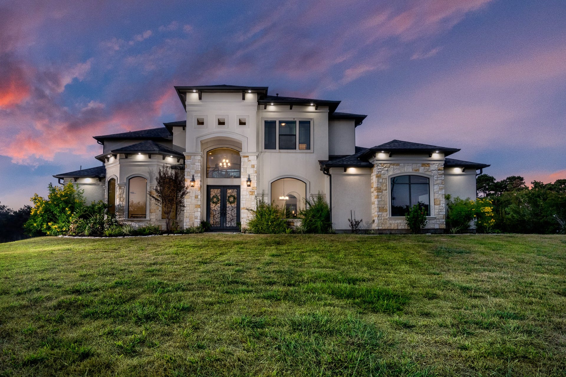Welcome home to no MUJD taxes, no HOA fees with quick access to 288 / Beltway 8.