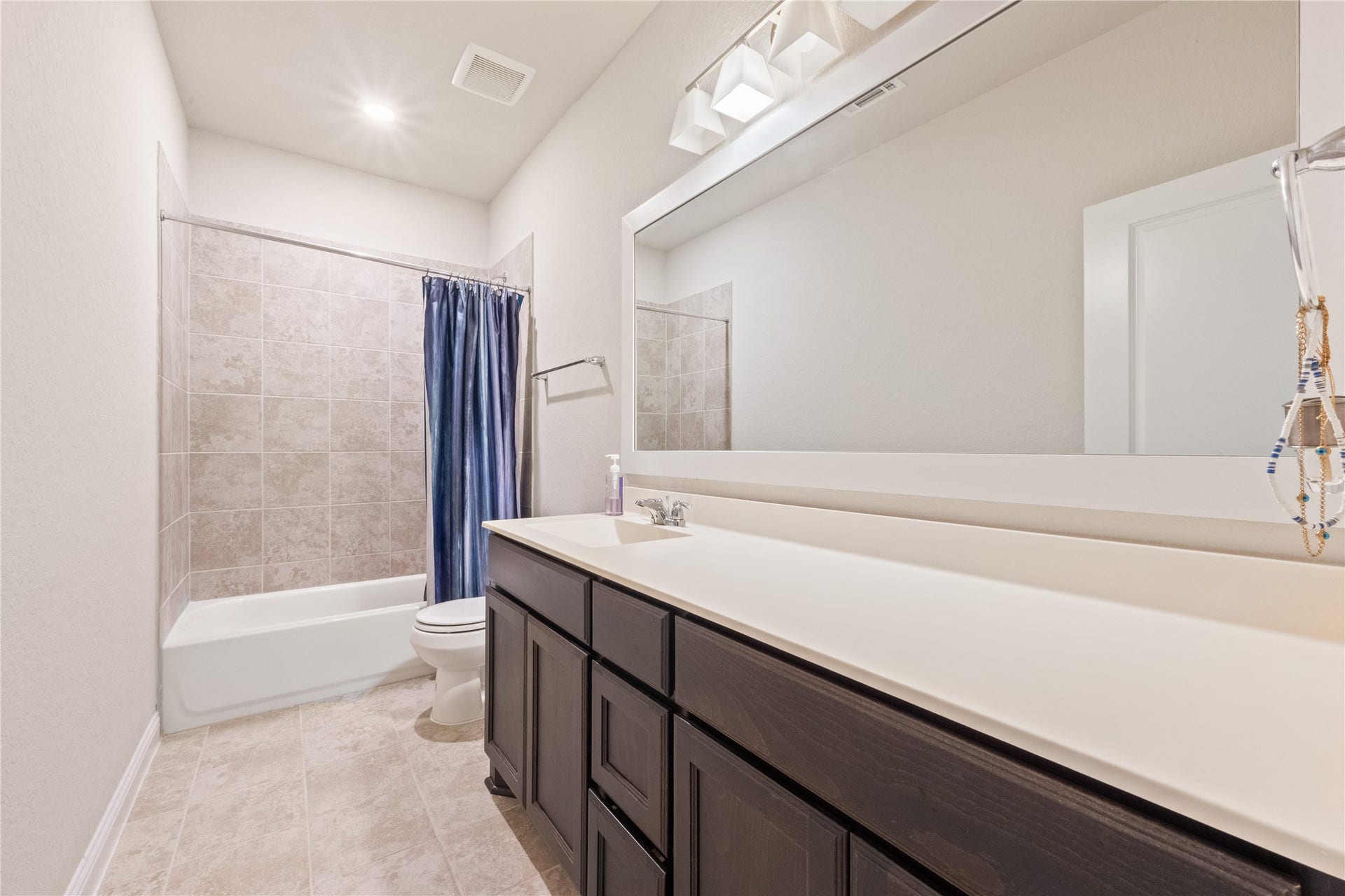 21610 Albertine Drive, Tomball, TX 77377 21610 Albertine Drive, Tomball, TX 77377