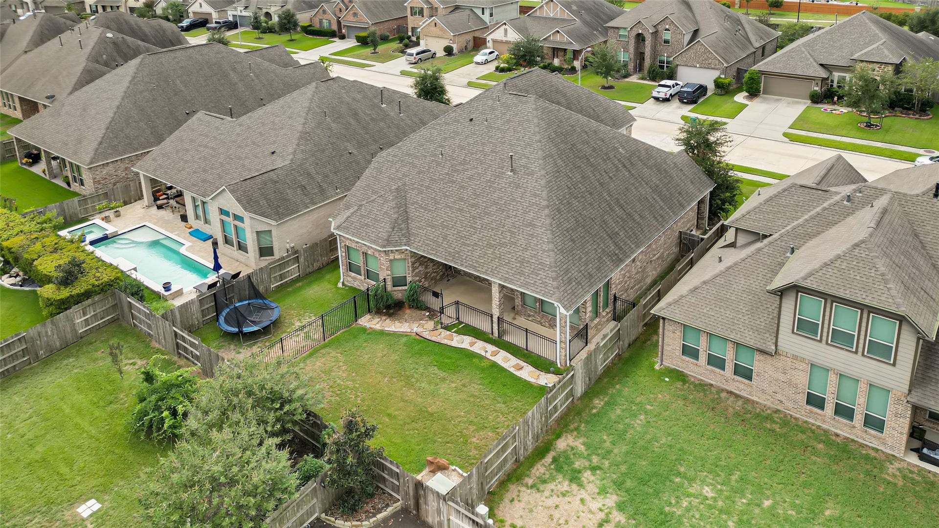 21610 Albertine Drive, Tomball, TX 77377 21610 Albertine Drive, Tomball, TX 77377
