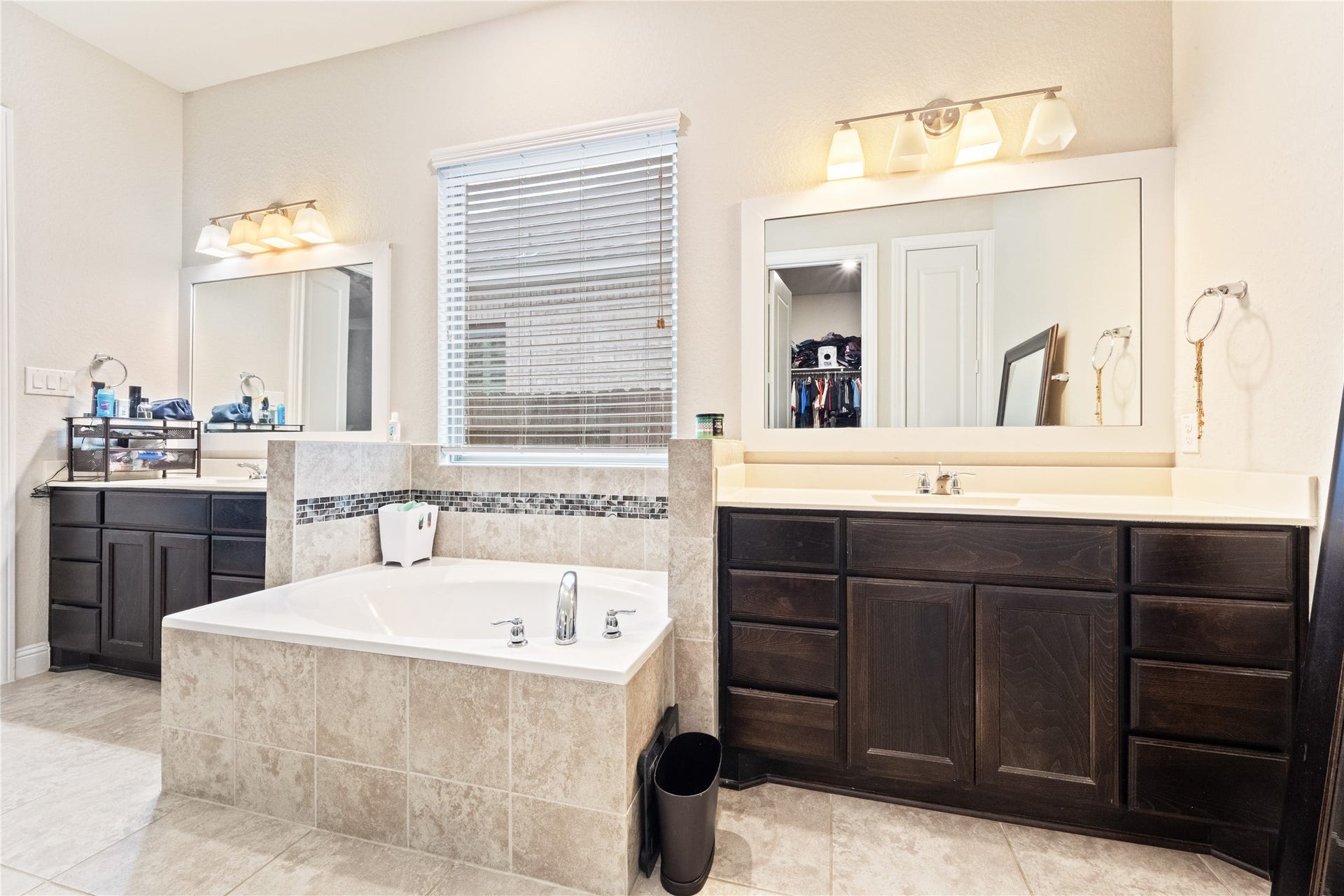 21610 Albertine Drive, Tomball, TX 77377 21610 Albertine Drive, Tomball, TX 77377