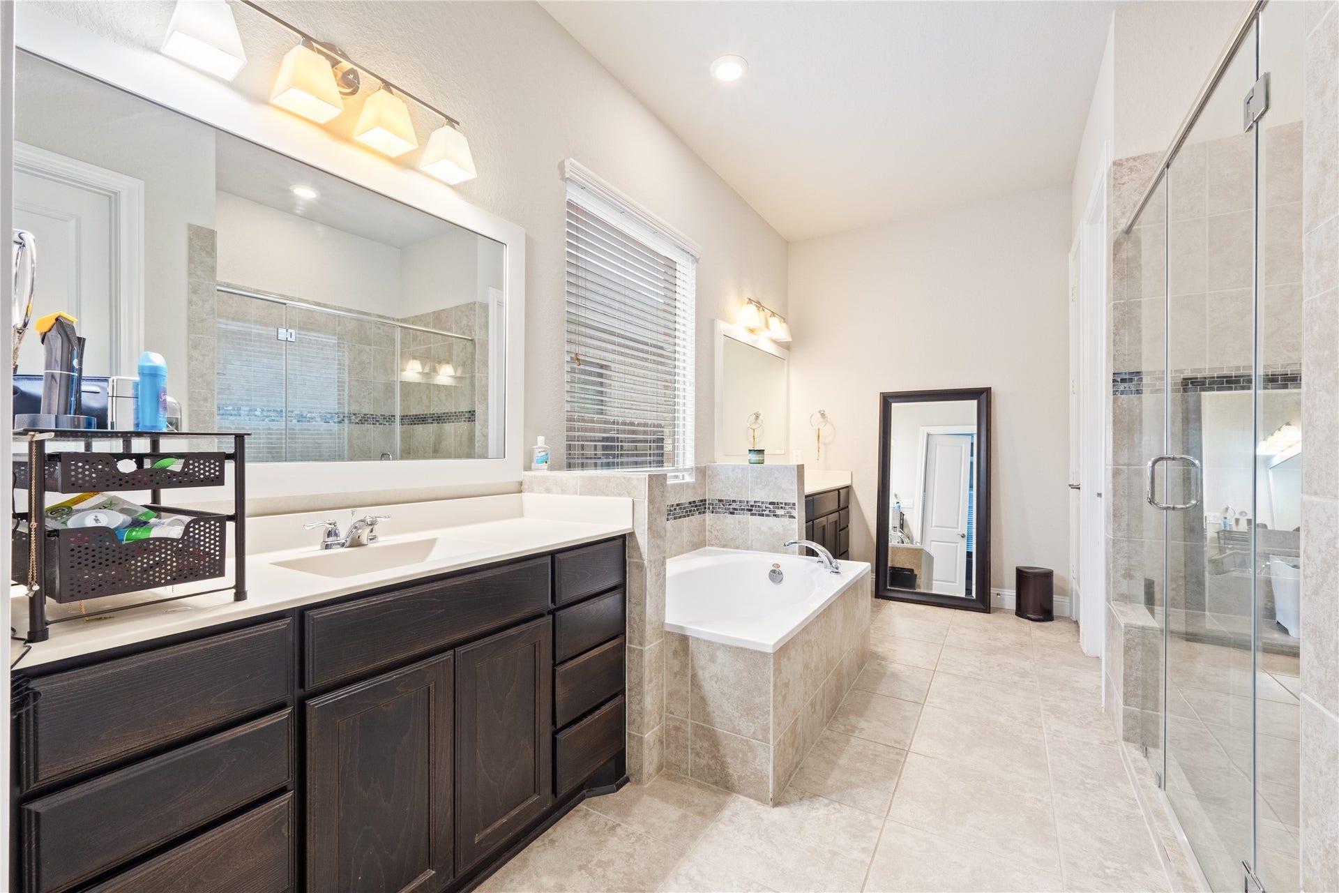 21610 Albertine Drive, Tomball, TX 77377 21610 Albertine Drive, Tomball, TX 77377