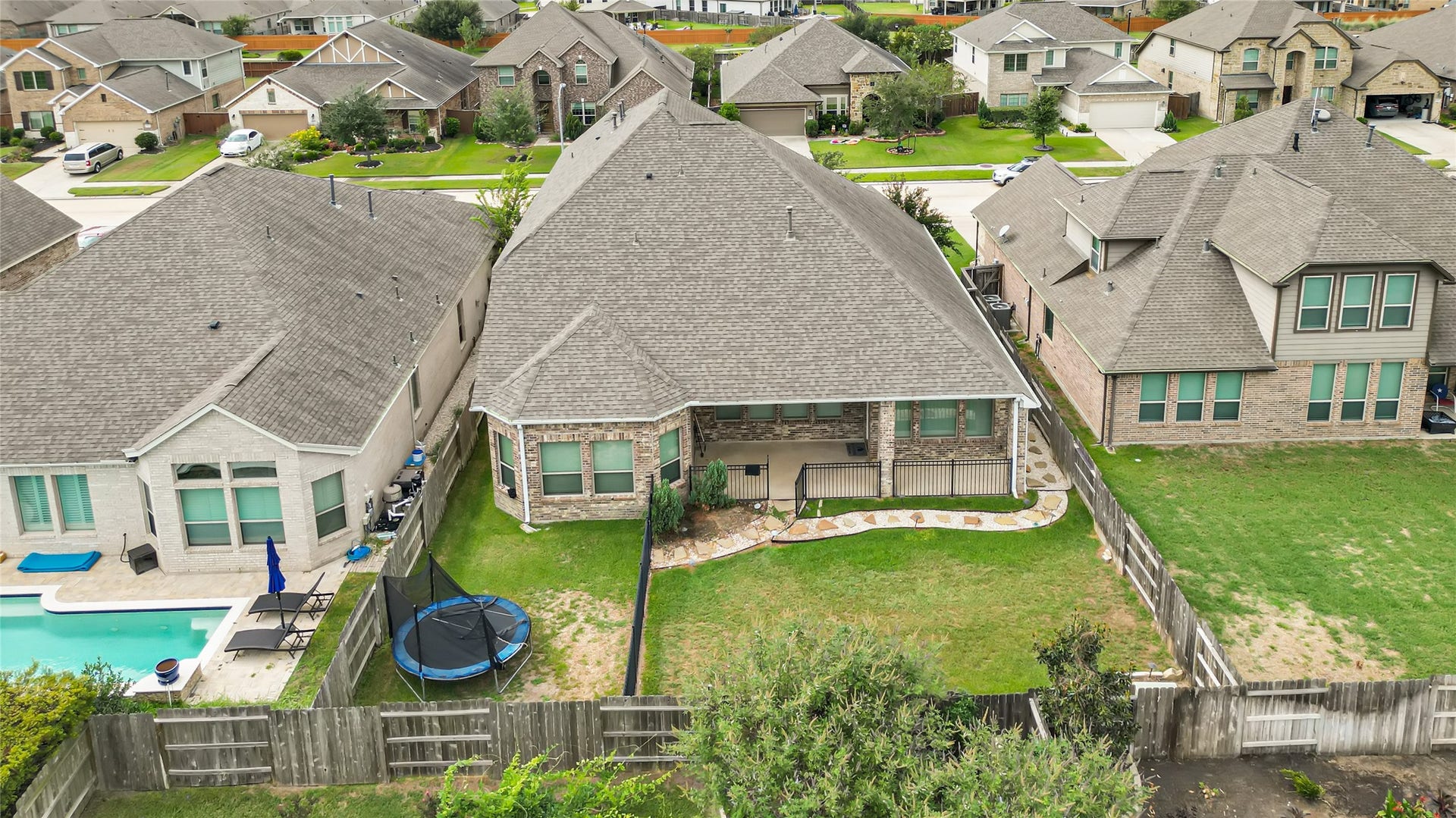 21610 Albertine Drive, Tomball, TX 77377 21610 Albertine Drive, Tomball, TX 77377