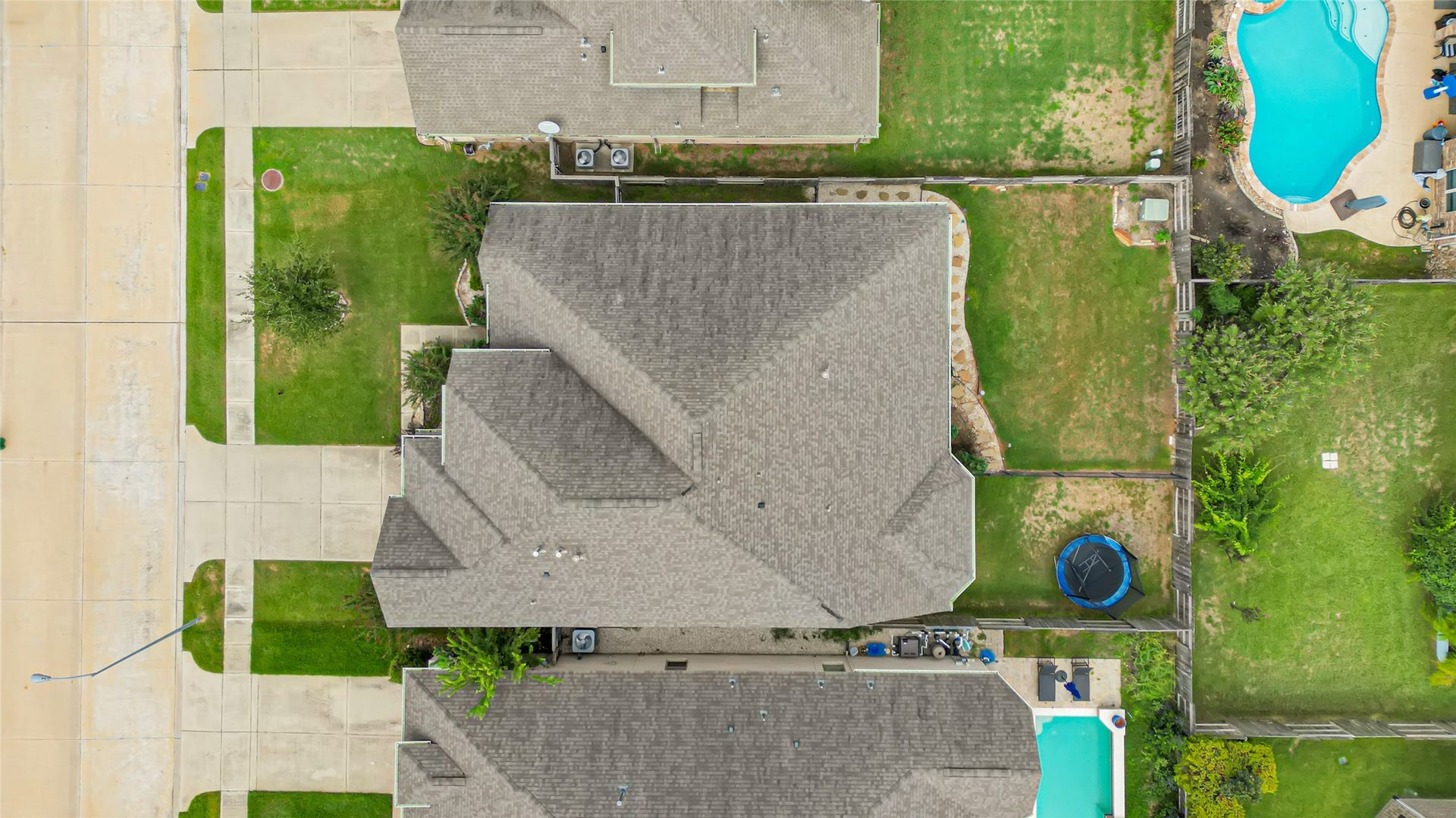 21610 Albertine Drive, Tomball, TX 77377 21610 Albertine Drive, Tomball, TX 77377