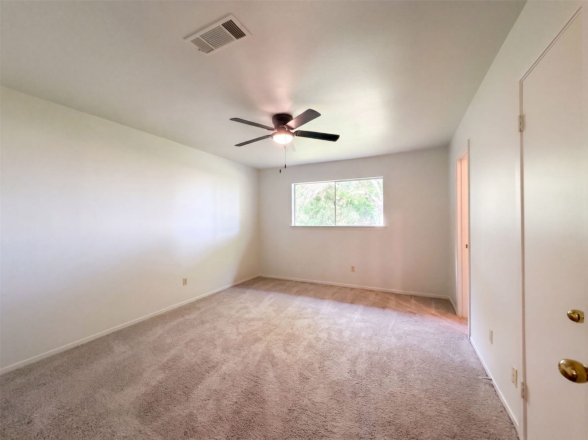 3506 Oxford Road, Alvin, TX 77511 Staged Photo