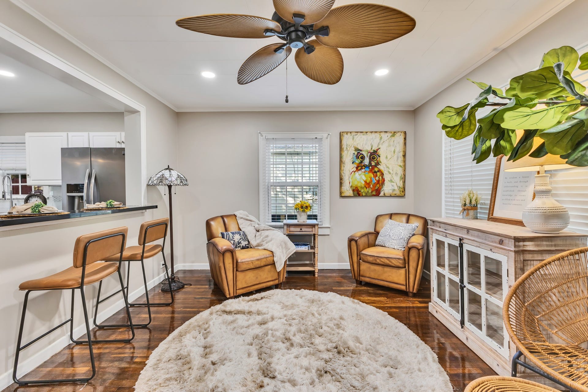 801 18th Avenue N, Texas City, TX 77590 Comfortable living starts with a space that feels welcoming! Natural light, warm flooring, and an open connection to the kitchen make this room ideal for relaxing, entertaining, or spending quality time together.