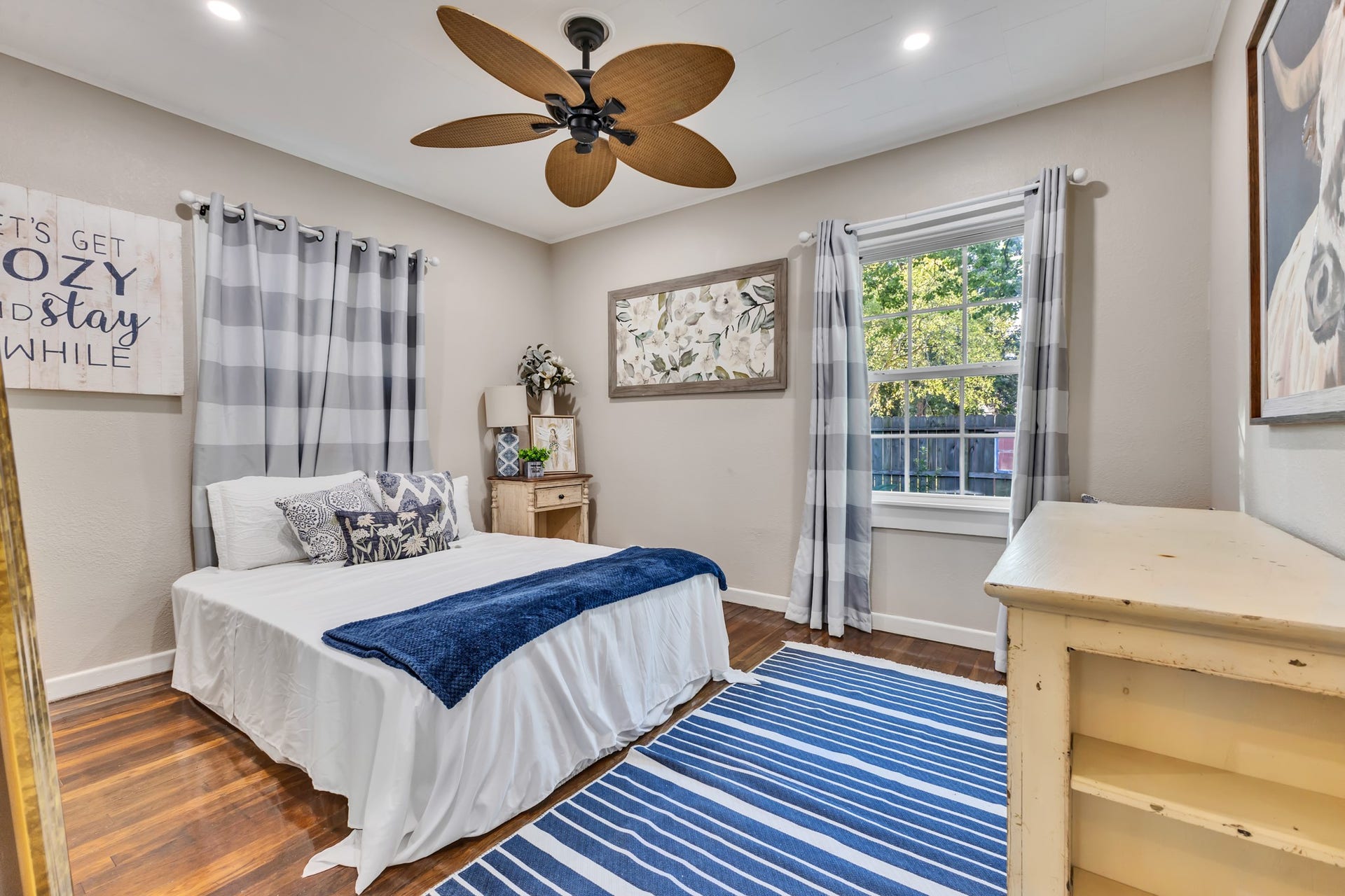 801 18th Avenue N, Texas City, TX 77590 A second bedroom adds valuable flexibility to this 2-bedroom home! Whether you need a guest room, dedicated home office, or hobby space, this room can adapt to your changing needs.