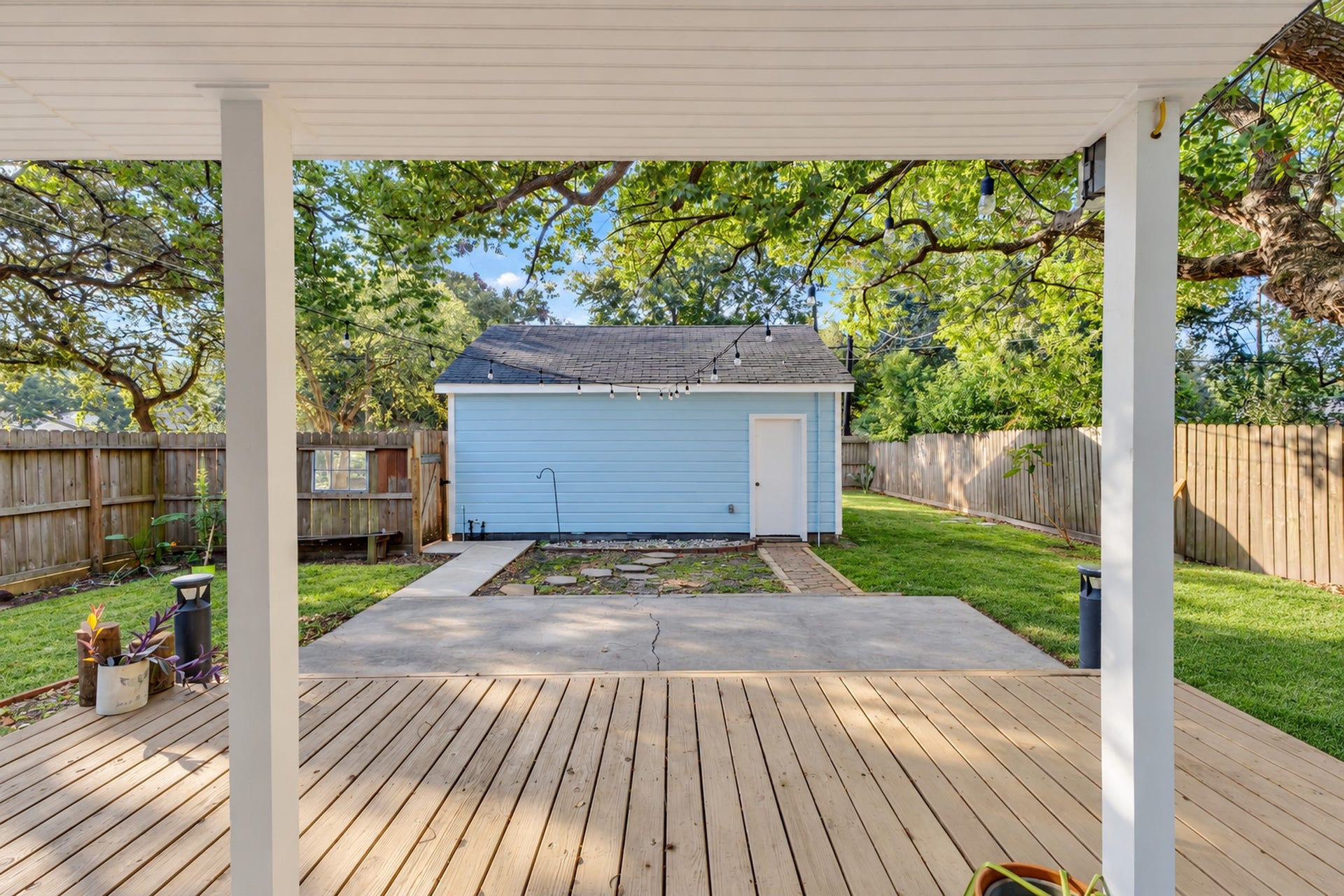 801 18th Avenue N, Texas City, TX 77590 Extend your living space outdoors with this covered area overlooking the backyard. It's an inviting place for morning coffee, outdoor dining, or relaxing in the shade without needing to create an entirely new gathering space.