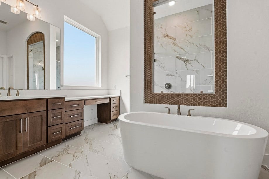 7013 Southwest Drive, League City, TX 77546 Primary Bathroom