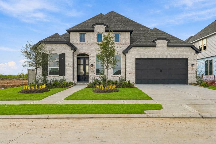 7013 Southwest Drive, League City, TX 77546 Stunning curb appeal