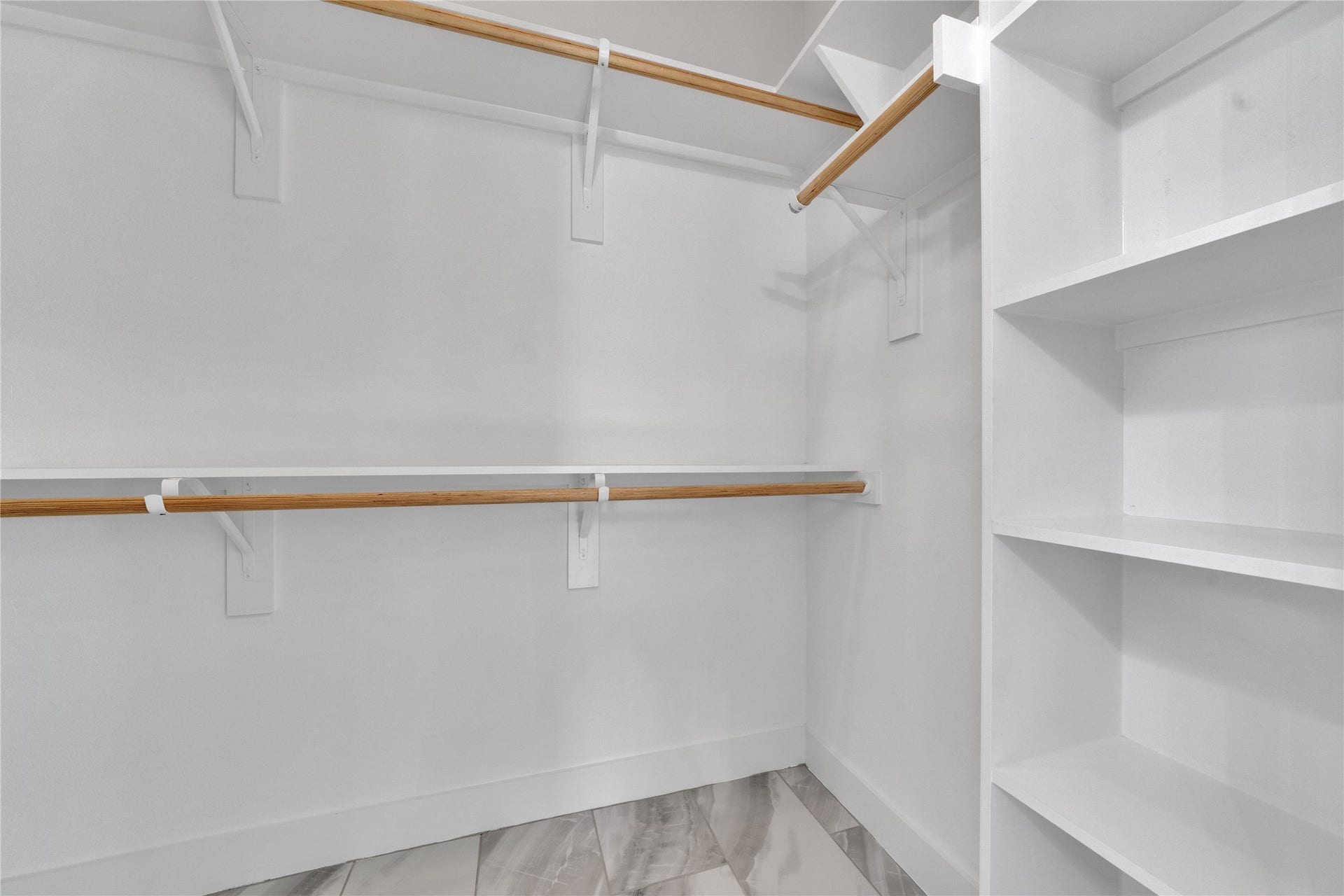 1035 W 24th Street, Houston, TX 77008 Another view of the primary bathroom walk-in closet!