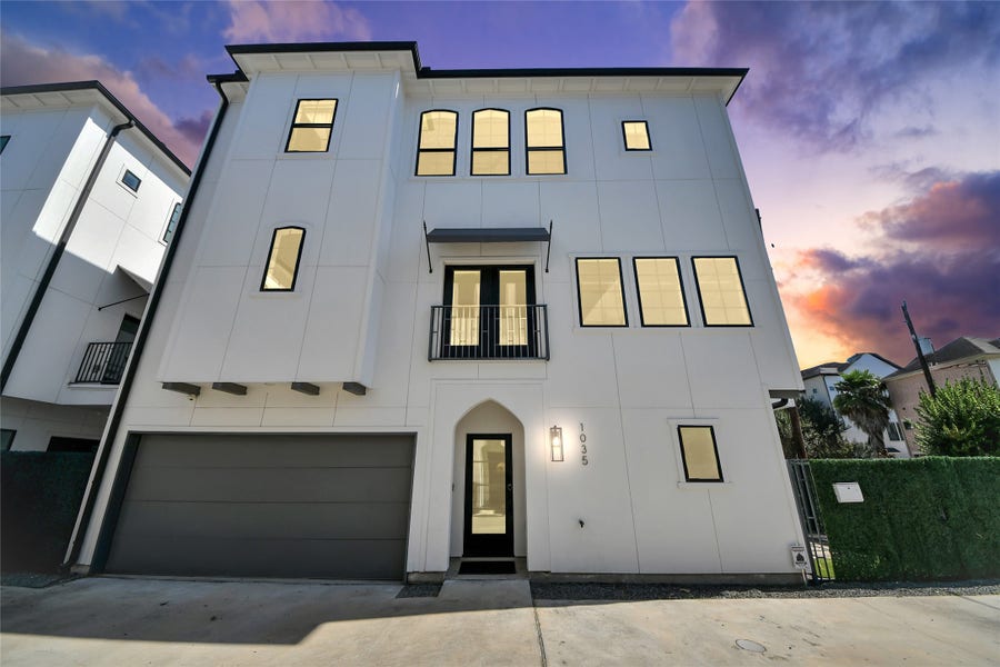 Property photo for 1035 W 24th Street, Houston, TX