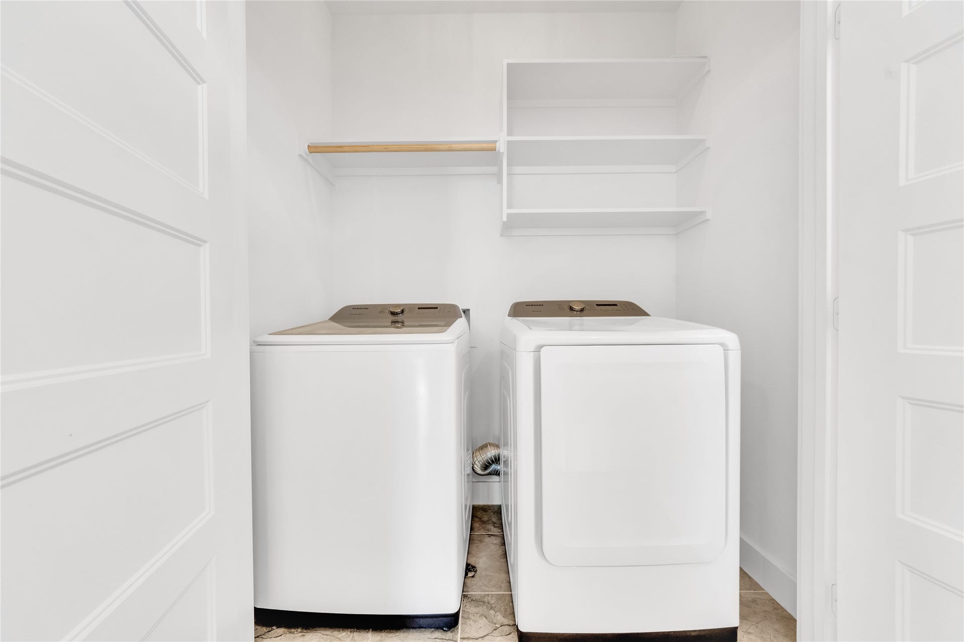 1035 W 24th Street, Houston, TX 77008 The laundry room is on the third floor for easy access to the primary and secondary bedrooms on the third floor. Washing machine and dryer are included!