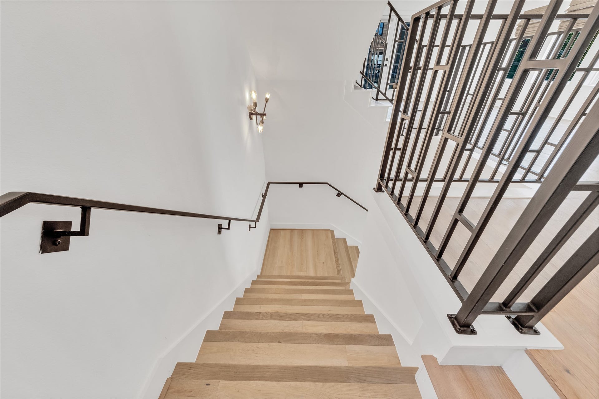 1035 W 24th Street, Houston, TX 77008 Stairway to Second Floor