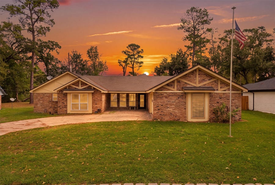 Property photo for 1718 Laurel Springs Lane, Kingwood, TX