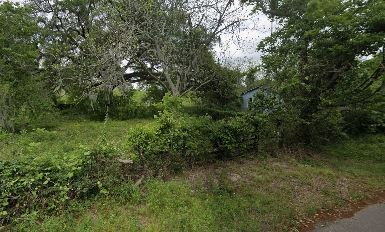 2941 - 13 County Road 352 Road, Brazoria, TX 77422 2941 - 13 County Road 352 Road, Brazoria, TX 77422