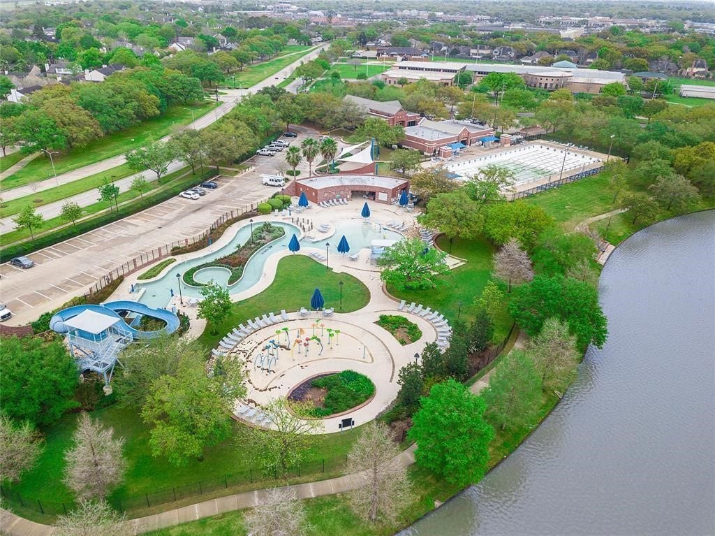 4907 Bend Court, Sugar Land, TX 77478 Aquatic community center