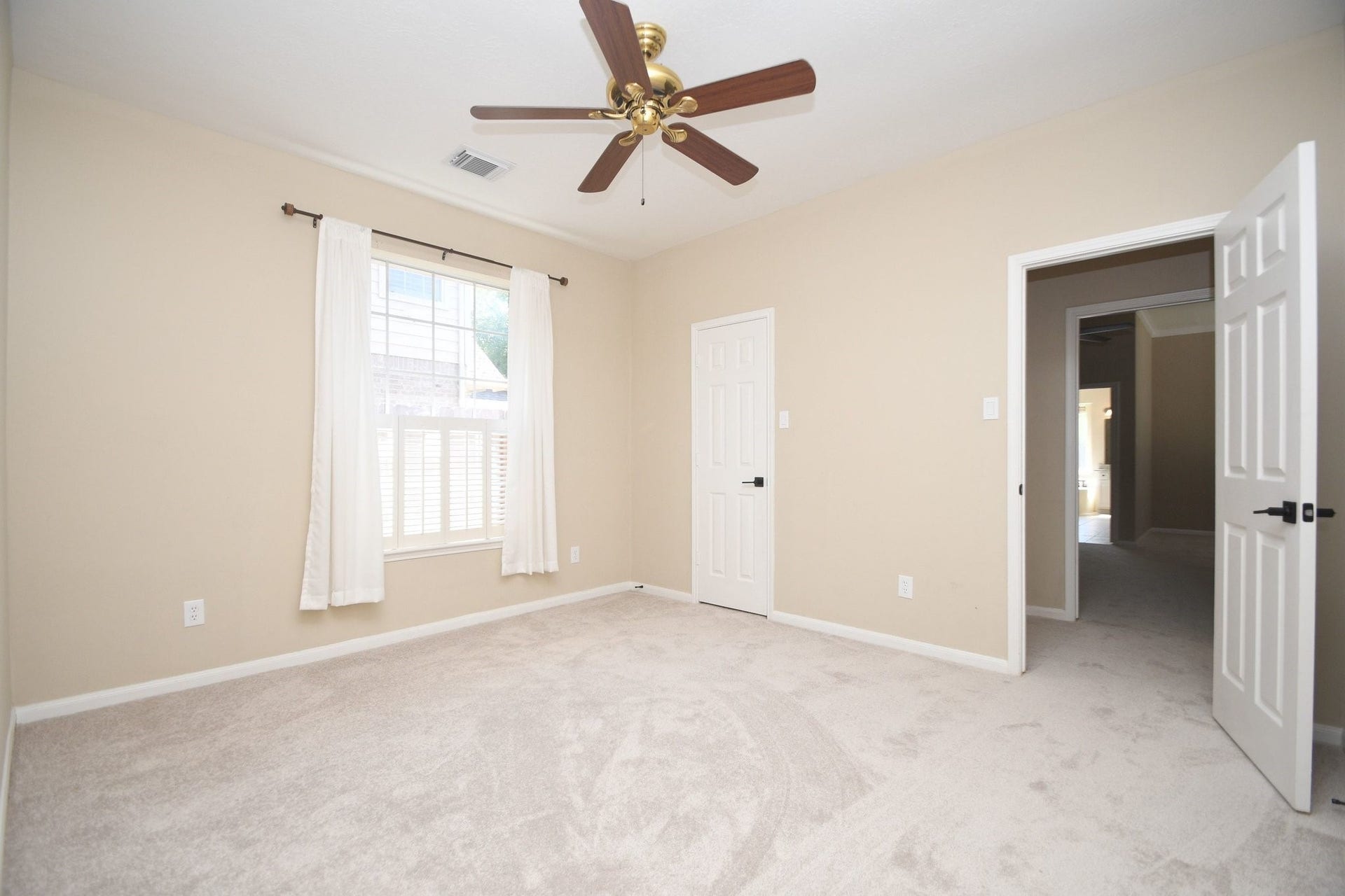 4907 Bend Court, Sugar Land, TX 77478 4907 Bend Court, Sugar Land, TX 77478