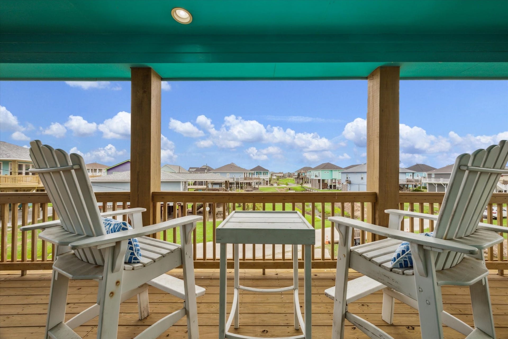 923 Tidelands Drive, Crystal Beach, TX 77650 Enjoy the ocean breeze and soothing sounds of the Gulf.