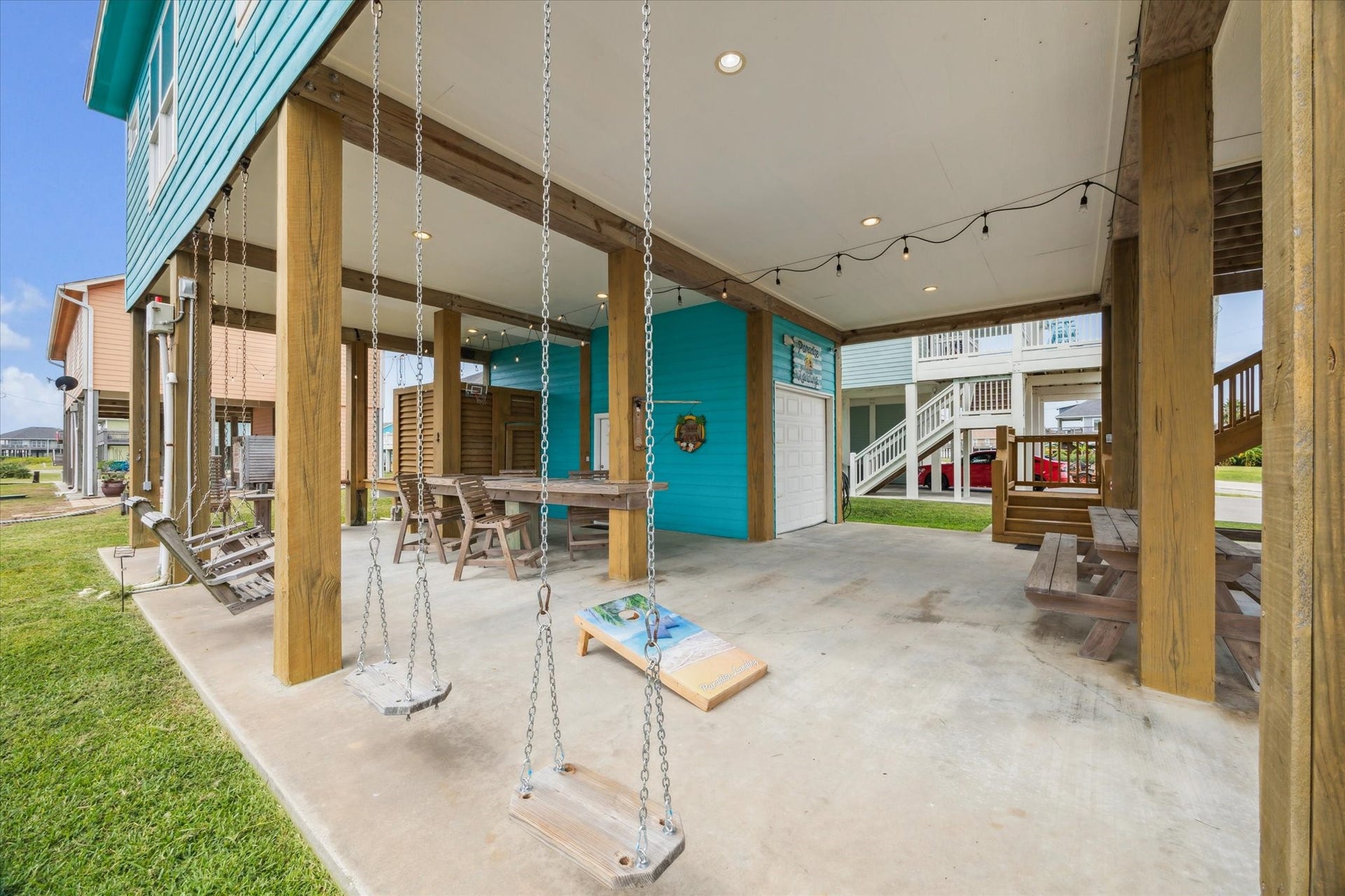 923 Tidelands Drive, Crystal Beach, TX 77650 Plenty of space for outdoor entertaining, complete with swings where you can relax and enjoy the soothing sounds of the surf.