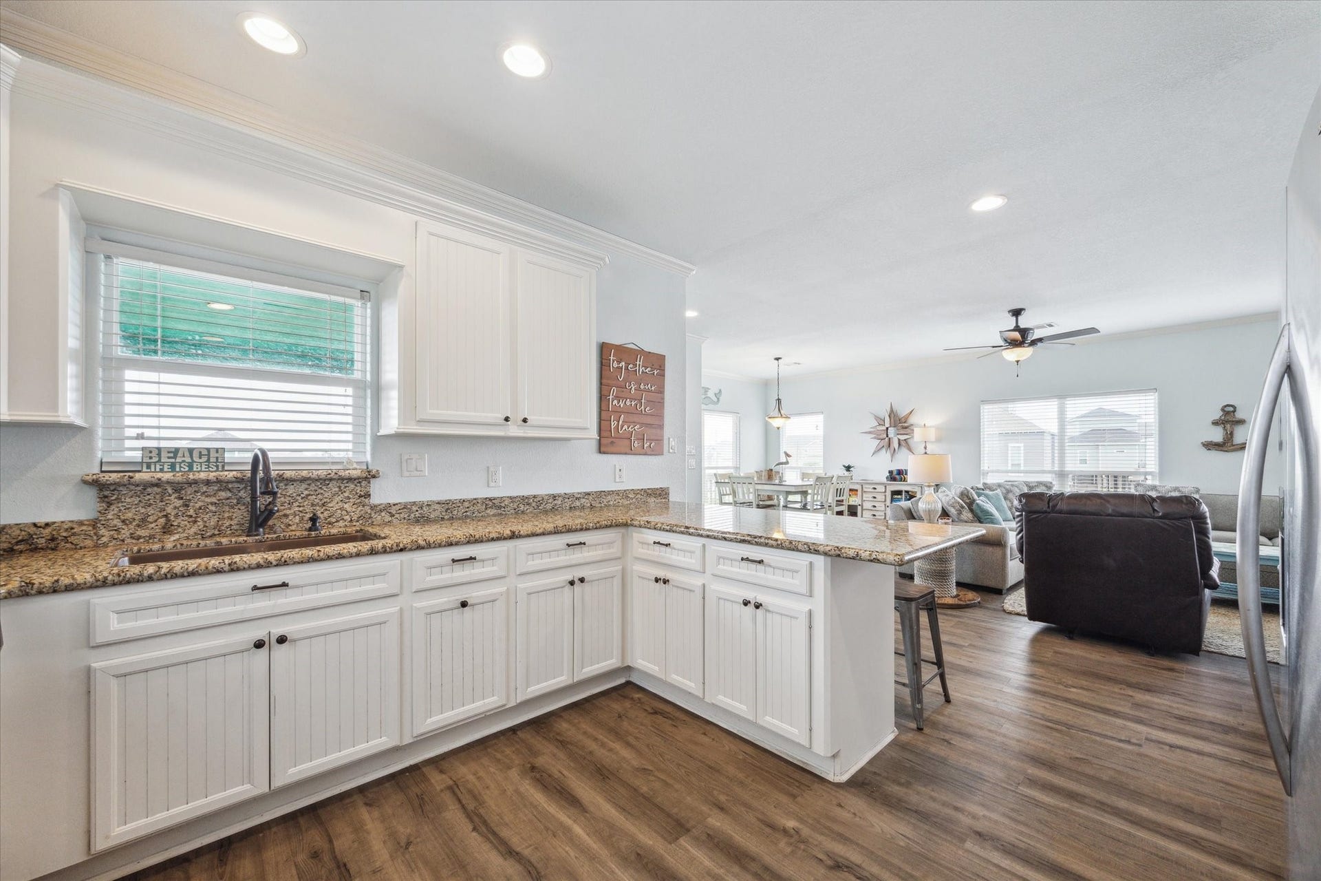 923 Tidelands Drive, Crystal Beach, TX 77650 Enjoy a lovely view from your kitchen sink, overlooking the expansive outdoor space.