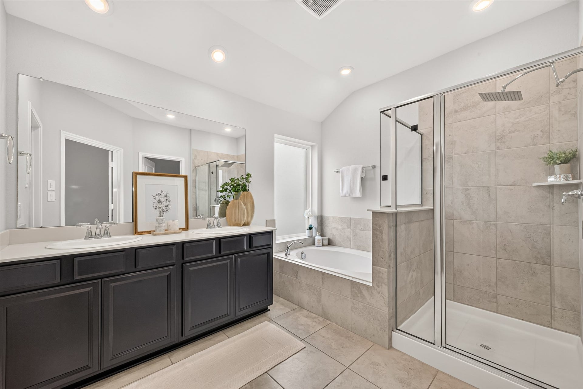 11223 Victoria Hollow Trace, Richmond, TX 77406 Ensuite with dual sinks, soaking tub and separate shower