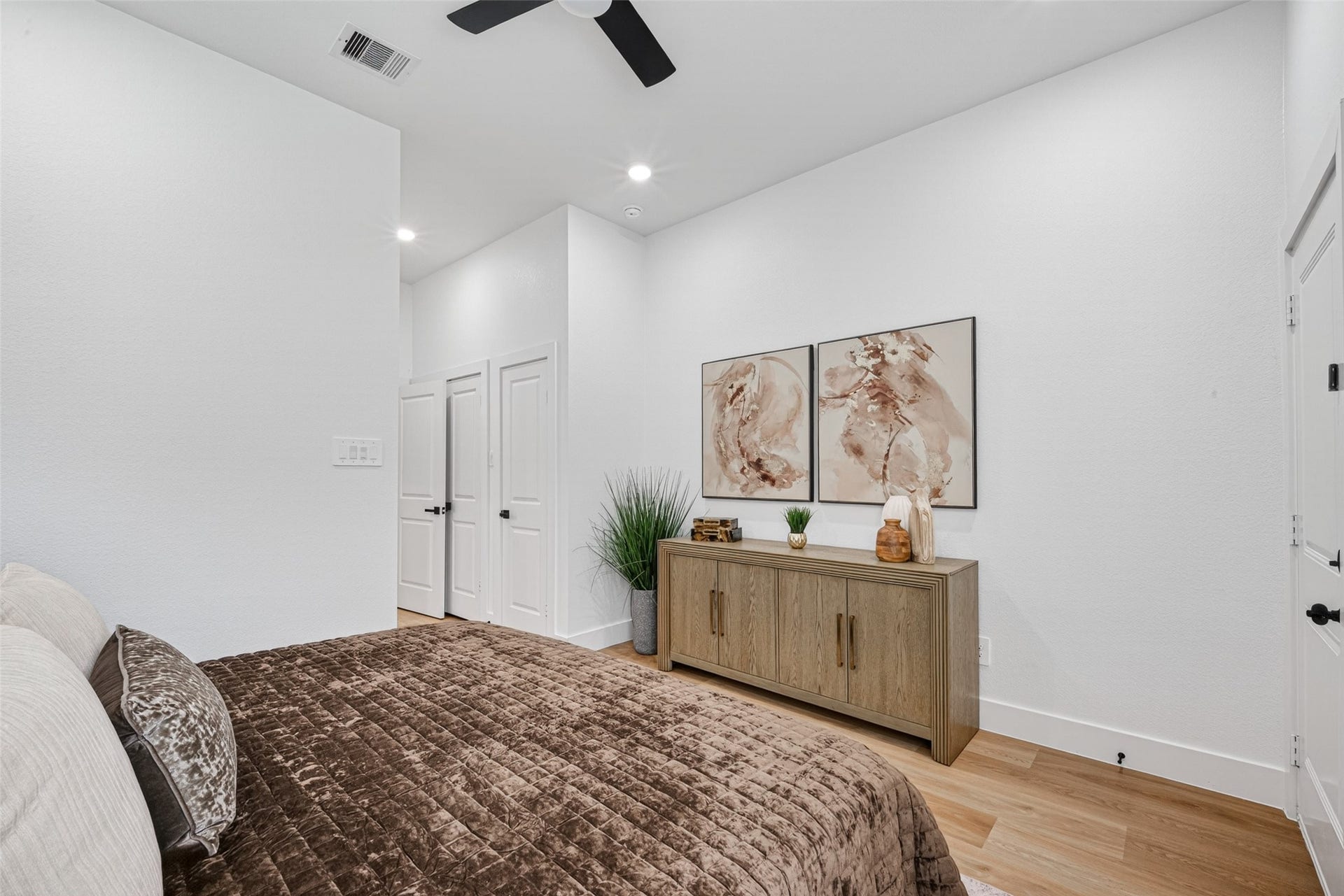 7840 Nashville Unit A/B Street, Houston, TX 77028 7840 Nashville Unit A/B Street, Houston, TX 77028